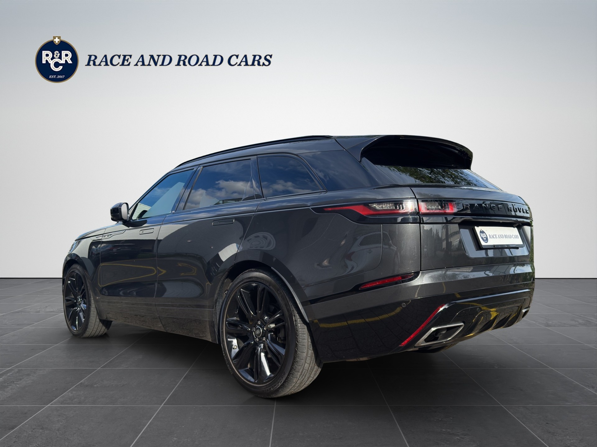 LAND ROVER Range Rover Velar 3.0 D 300 R-Dynamic-image-6