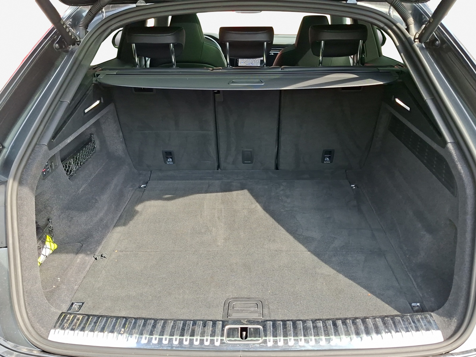 AUDI Q8 55 TFSI quattro tiptronic-image-12