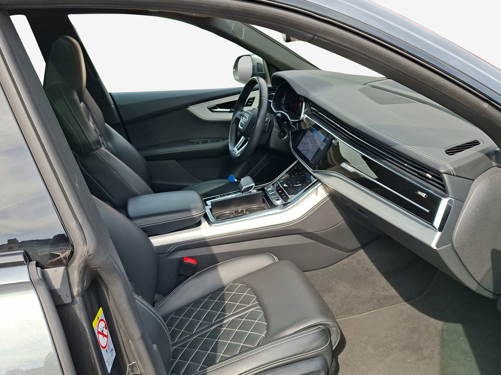 AUDI Q8 55 TFSI quattro tiptronic-image-14