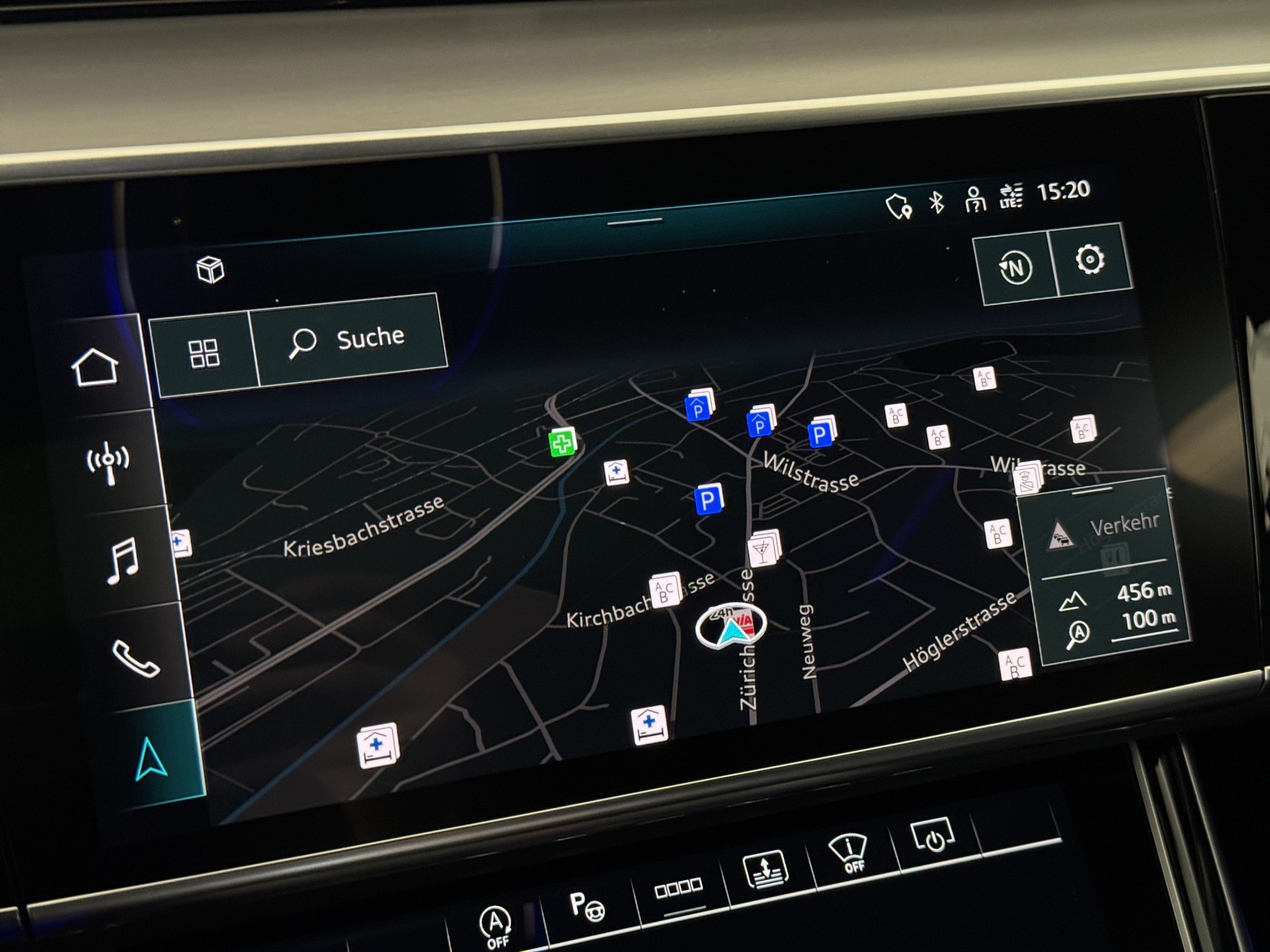 AUDI S8 TFSI quattro tiptronic "Pano-Standheiz.-AHK-Head Up-Digital Matrix"-image-19