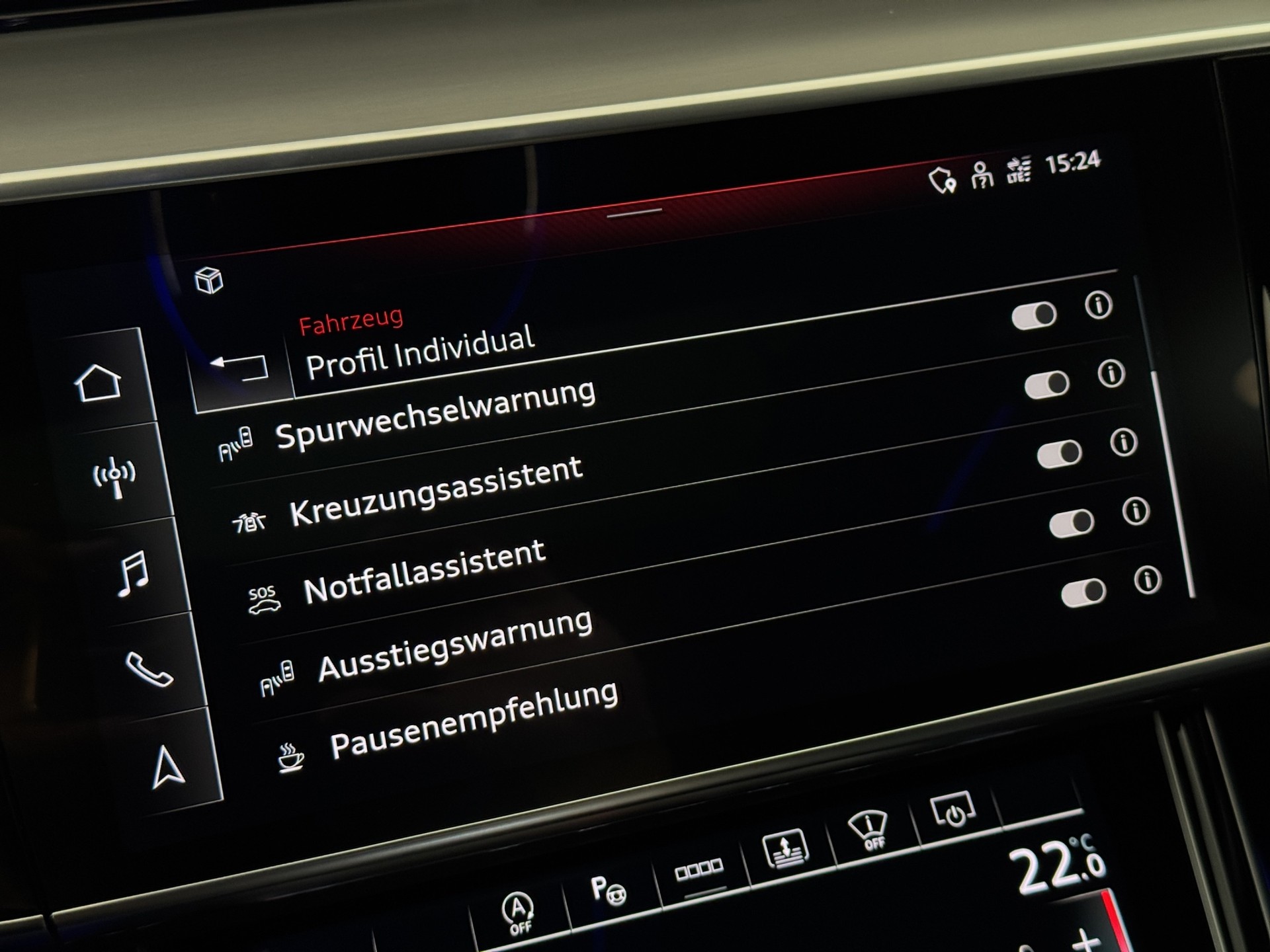 AUDI S8 TFSI quattro tiptronic "Pano-Standheiz.-AHK-Head Up-Digital Matrix"-image-24