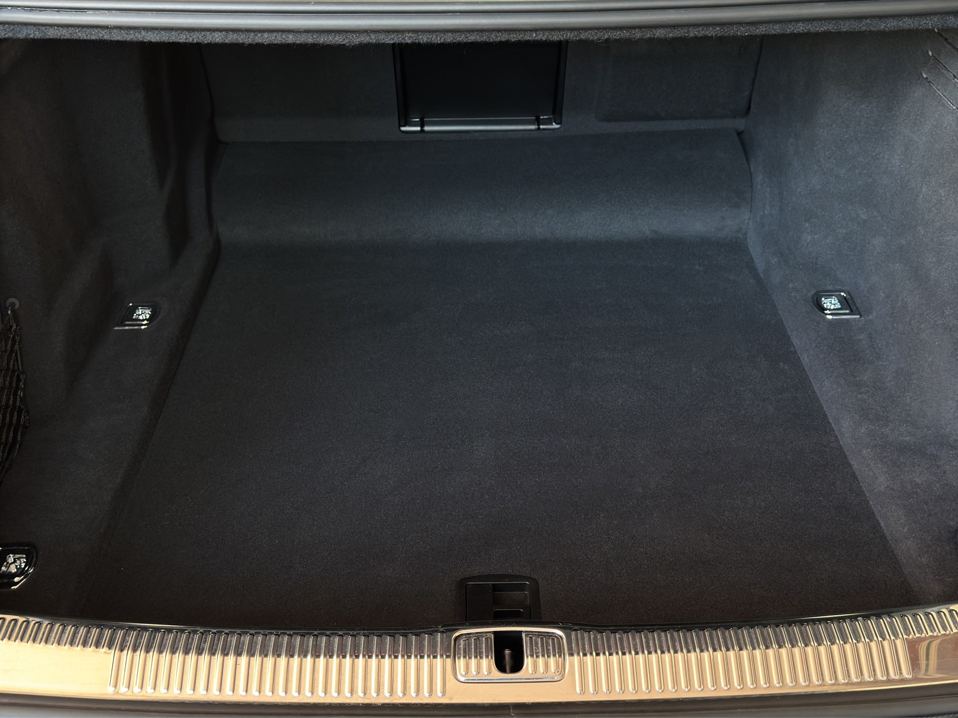 AUDI S8 TFSI quattro tiptronic "Pano-Standheiz.-AHK-Head Up-Digital Matrix"-image-29