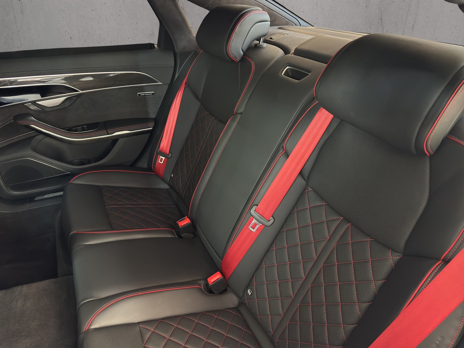 AUDI S8 TFSI quattro tiptronic "Pano-Standheiz.-AHK-Head Up-Digital Matrix"-image-10