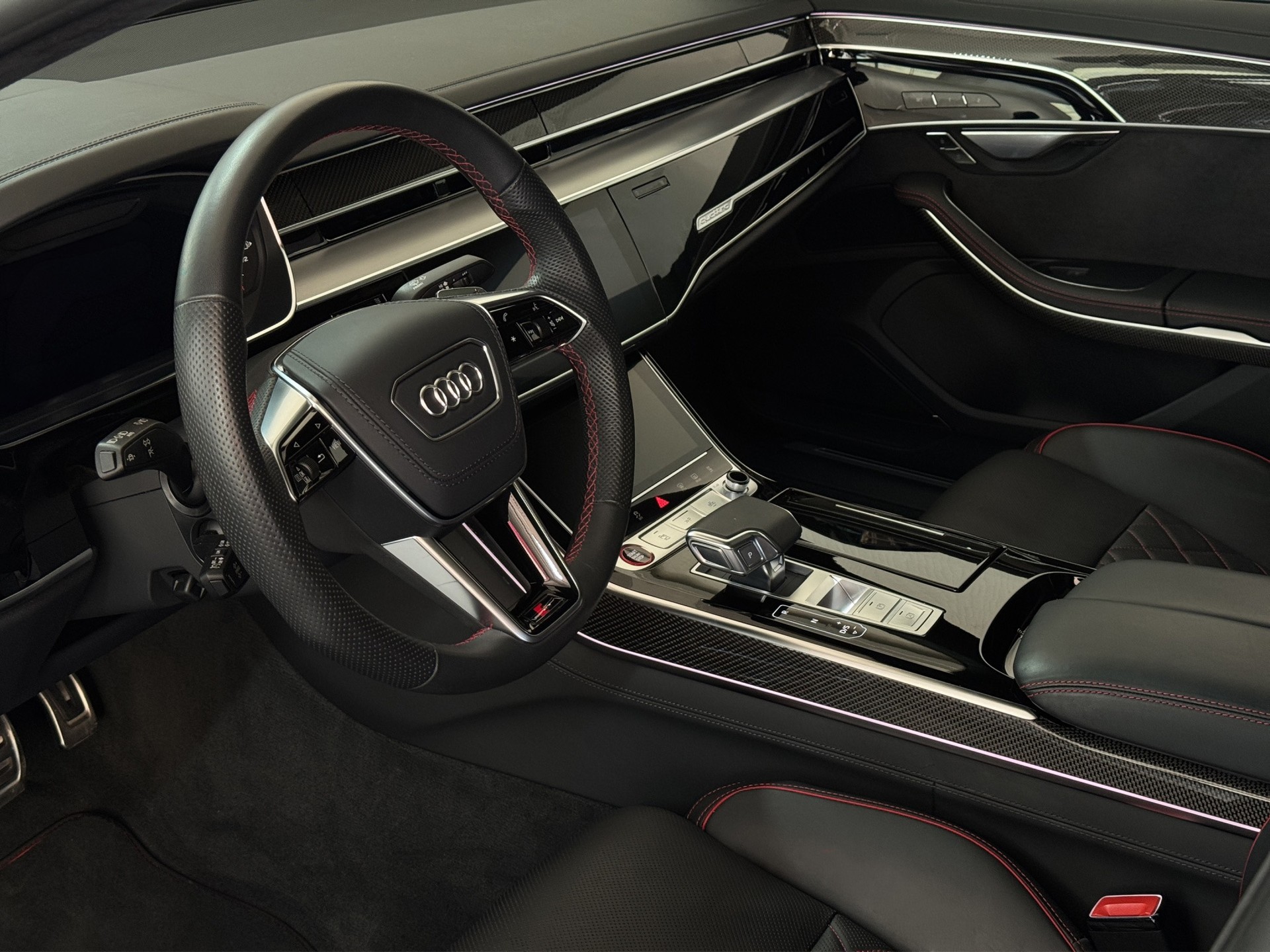 AUDI S8 TFSI quattro tiptronic "Pano-Standheiz.-AHK-Head Up-Digital Matrix"-image-15