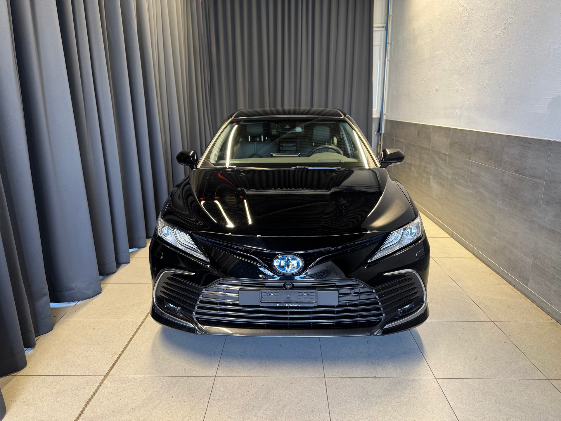 TOYOTA Camry 2.5 HSD e-CVT Premium(4)(M)-showroom-element-1