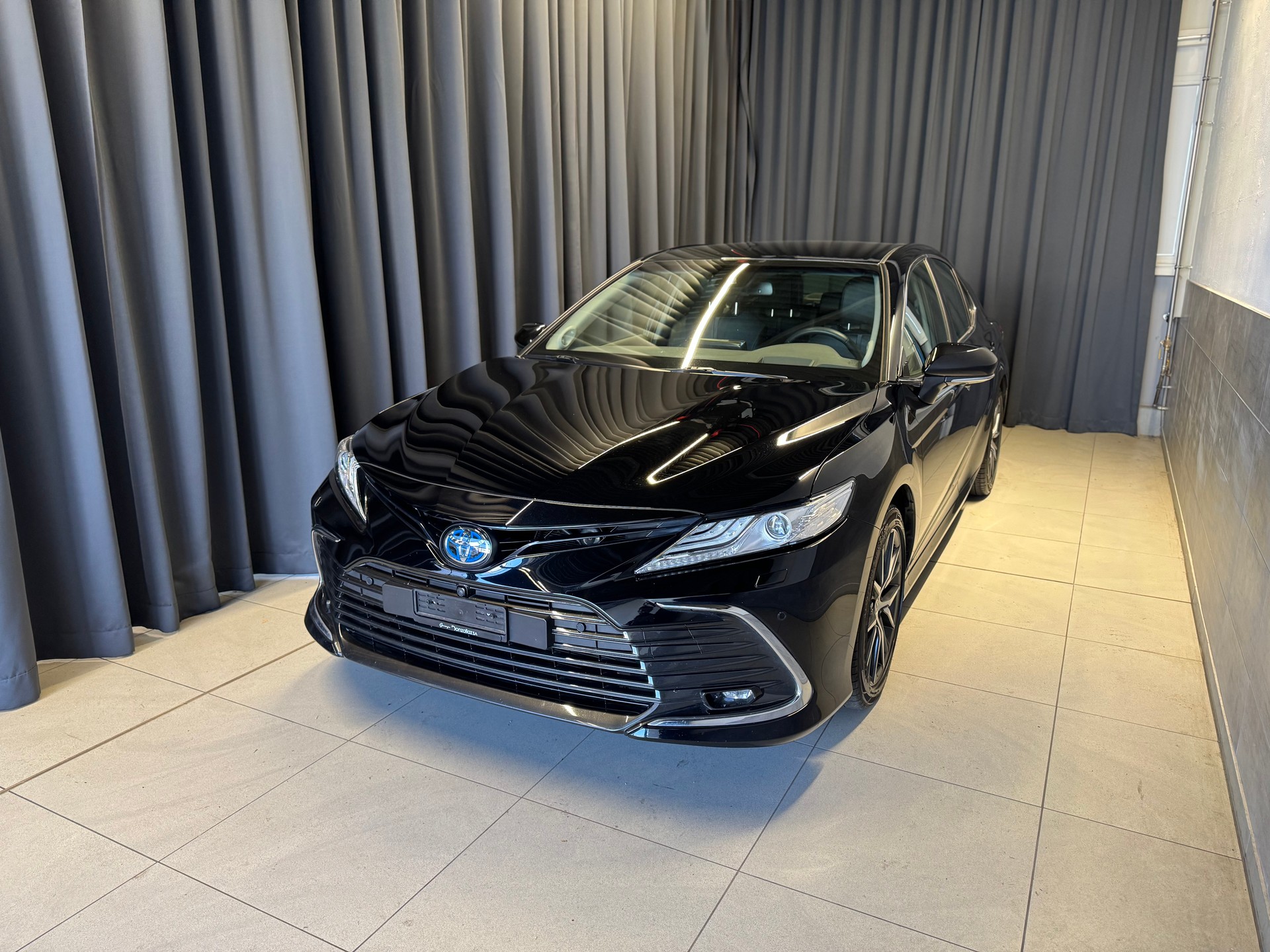 TOYOTA Camry 2.5 HSD e-CVT Premium(4)(M)-showroom-element-2