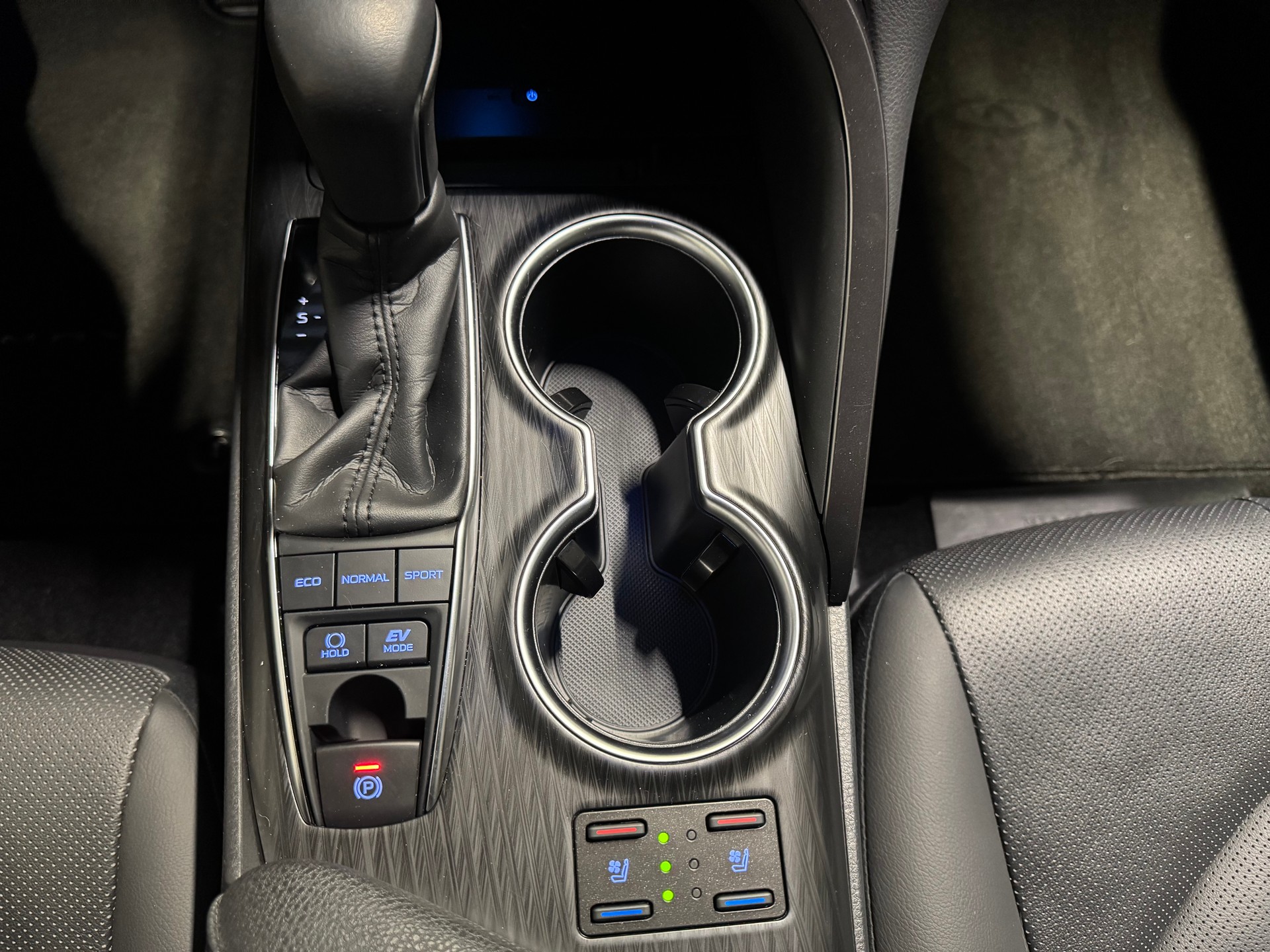 TOYOTA Camry 2.5 HSD e-CVT Premium(4)(M)-image-18