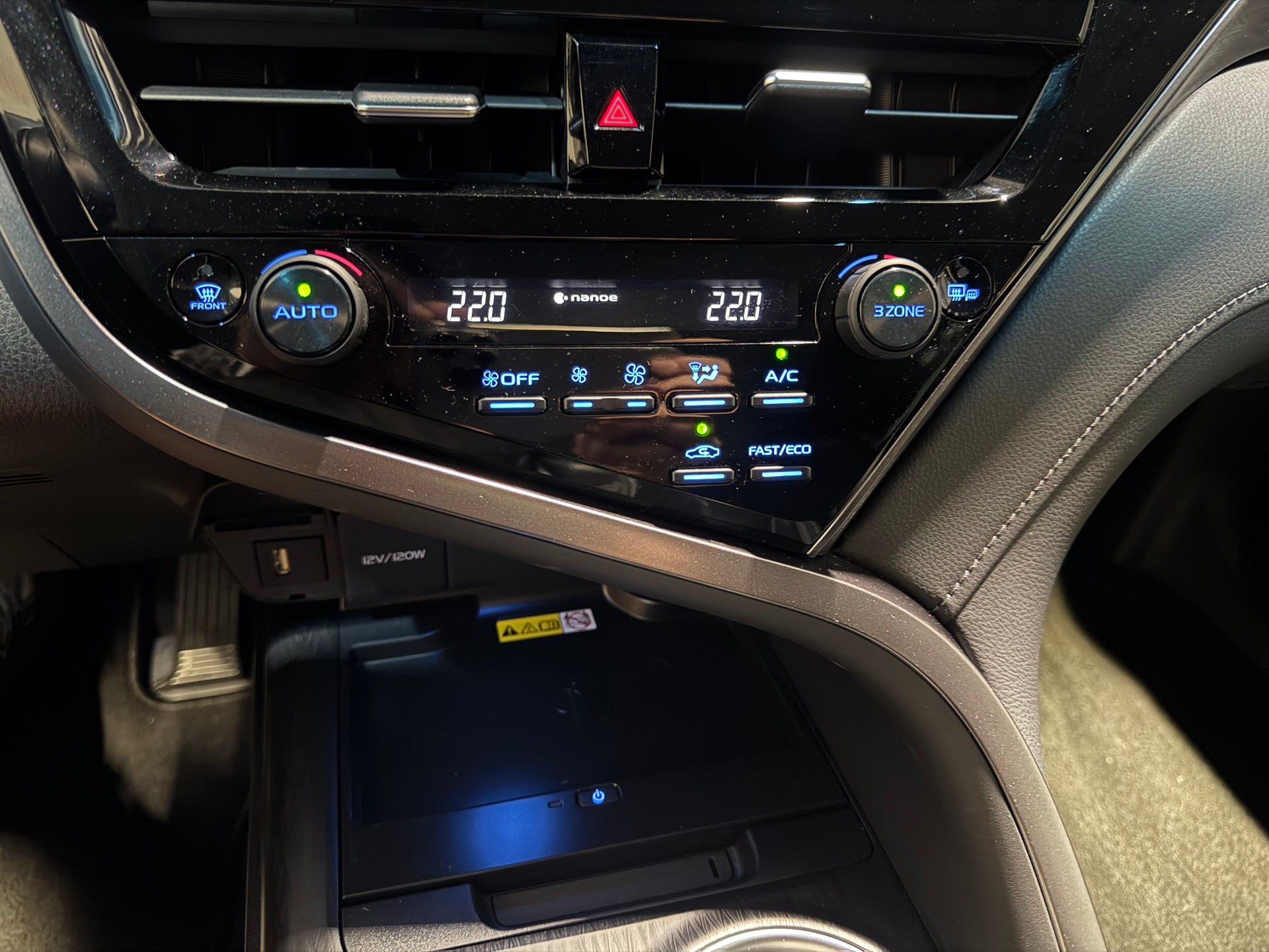 TOYOTA Camry 2.5 HSD e-CVT Premium(4)(M)-image-17