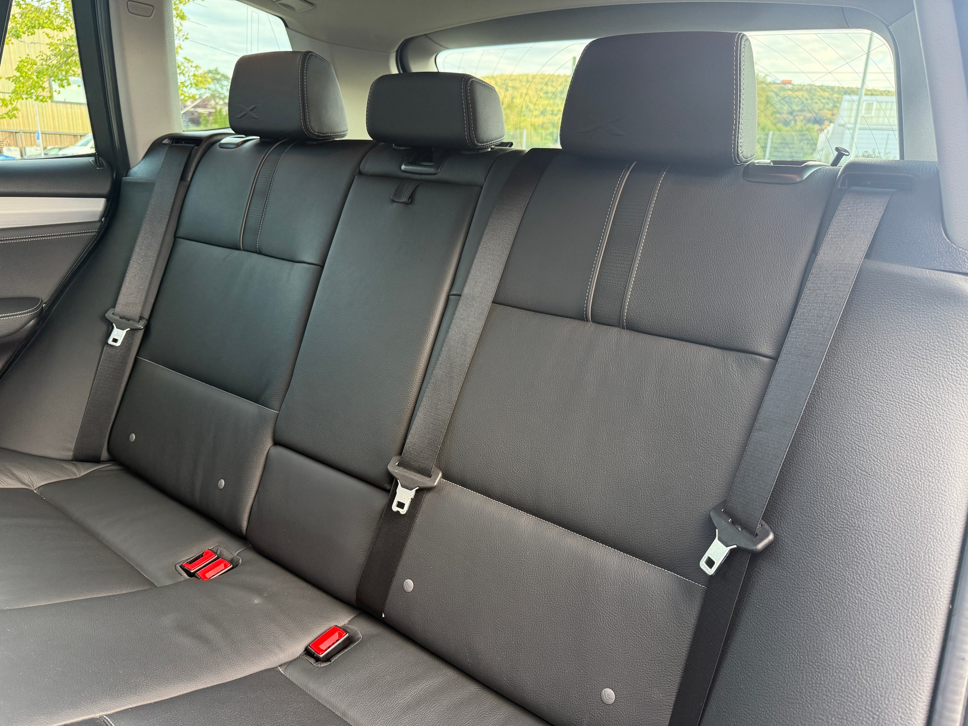 BMW X3 xDrive 20d 4x4 xLine mit meeega Ausstattung Automat-Steptronic-image-14