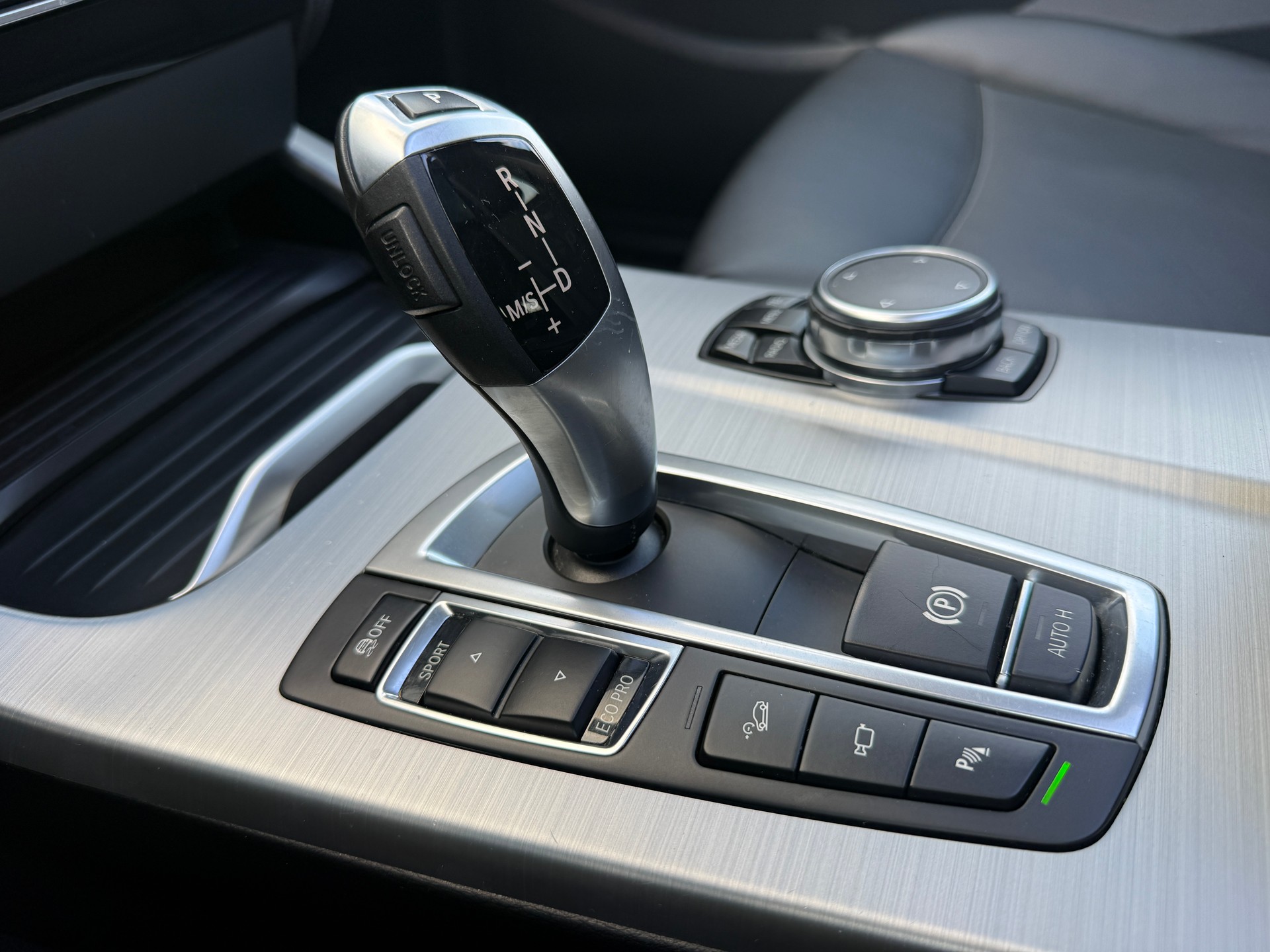 BMW X3 xDrive 20d 4x4 xLine mit meeega Ausstattung Automat-Steptronic-image-8