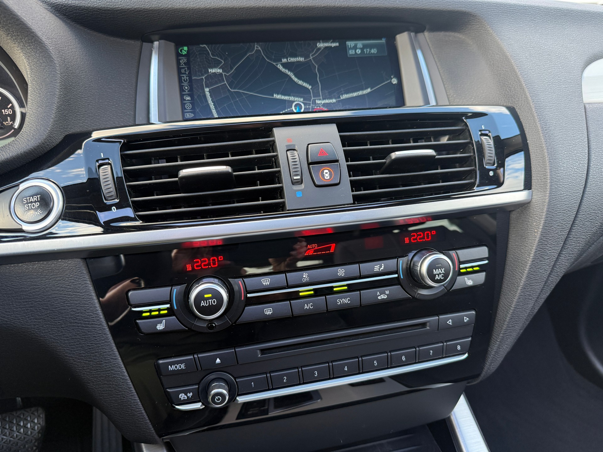BMW X3 xDrive 20d 4x4 xLine mit meeega Ausstattung Automat-Steptronic-image-9