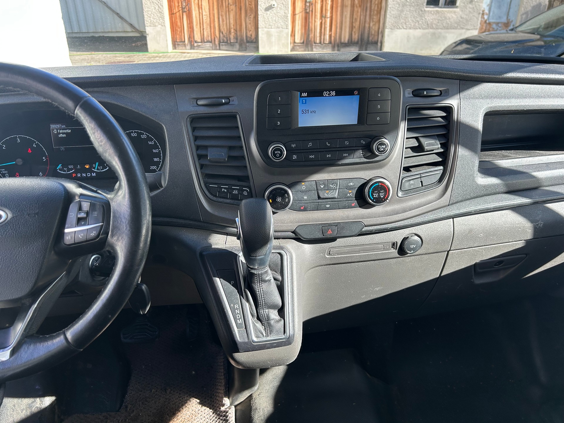 FORD Transit Custom Van 300 L1H1 Trend A-image-9