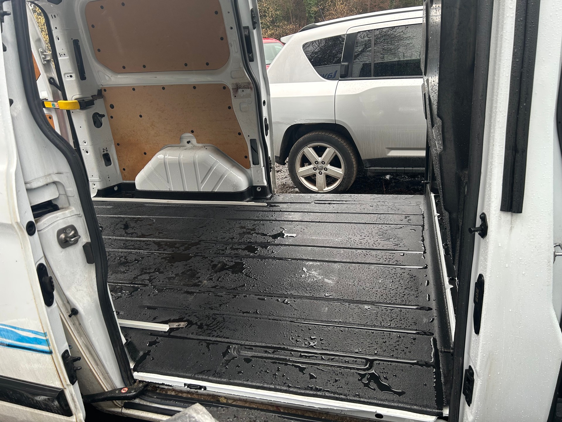 FORD Transit Custom Van 300 L1H1 Trend A-image-12