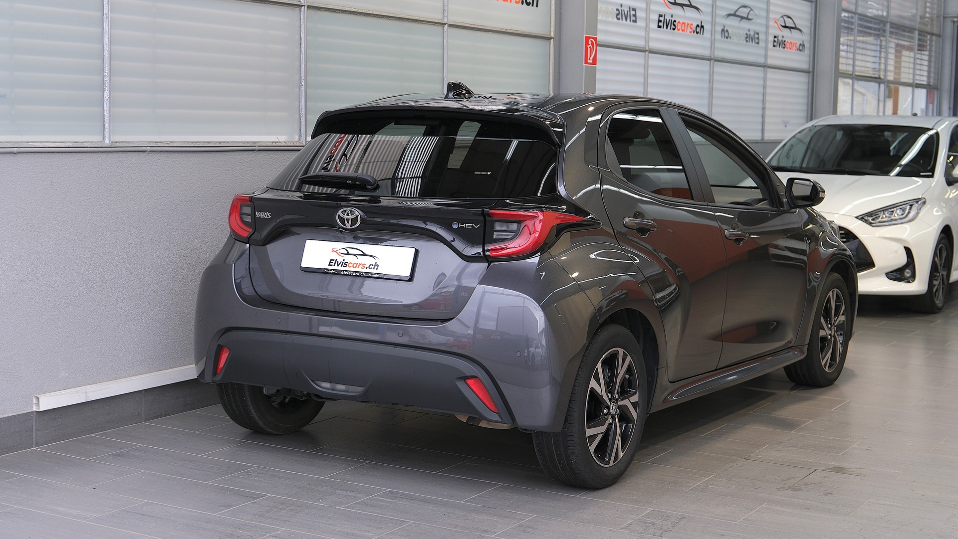 TOYOTA Yaris 1.5 Trend e-CVT-image-25