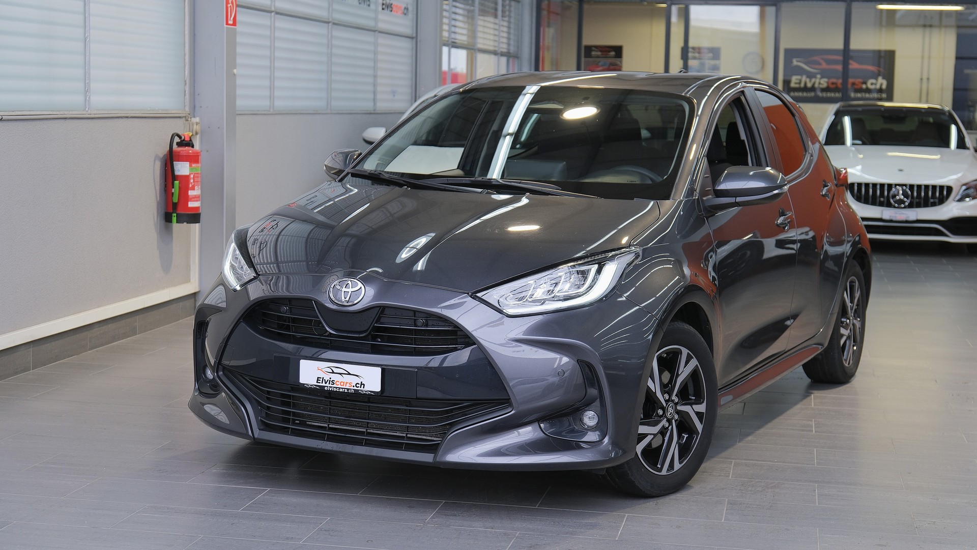 TOYOTA Yaris 1.5 Trend e-CVT-image-0