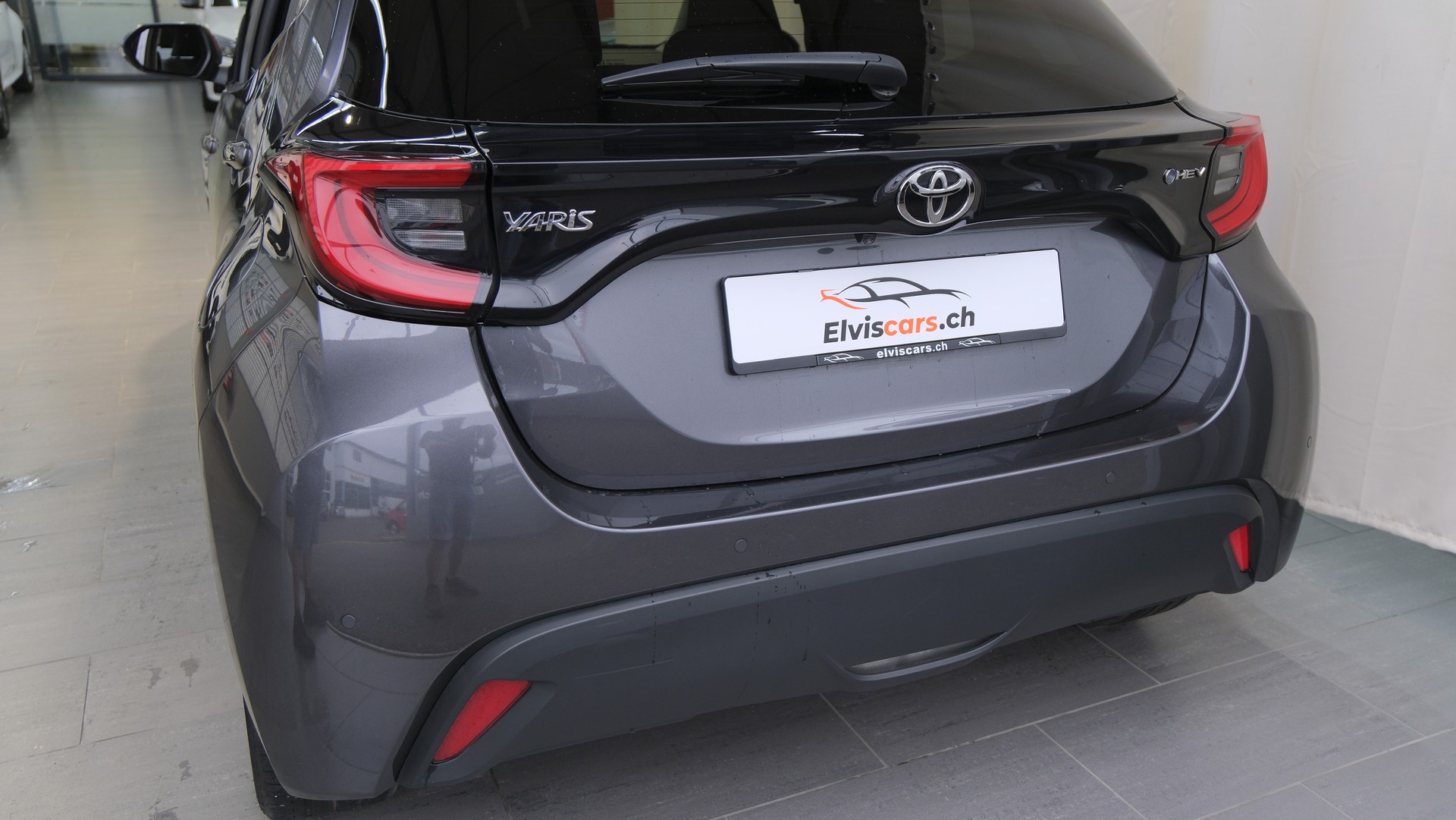 TOYOTA Yaris 1.5 Trend e-CVT-image-12