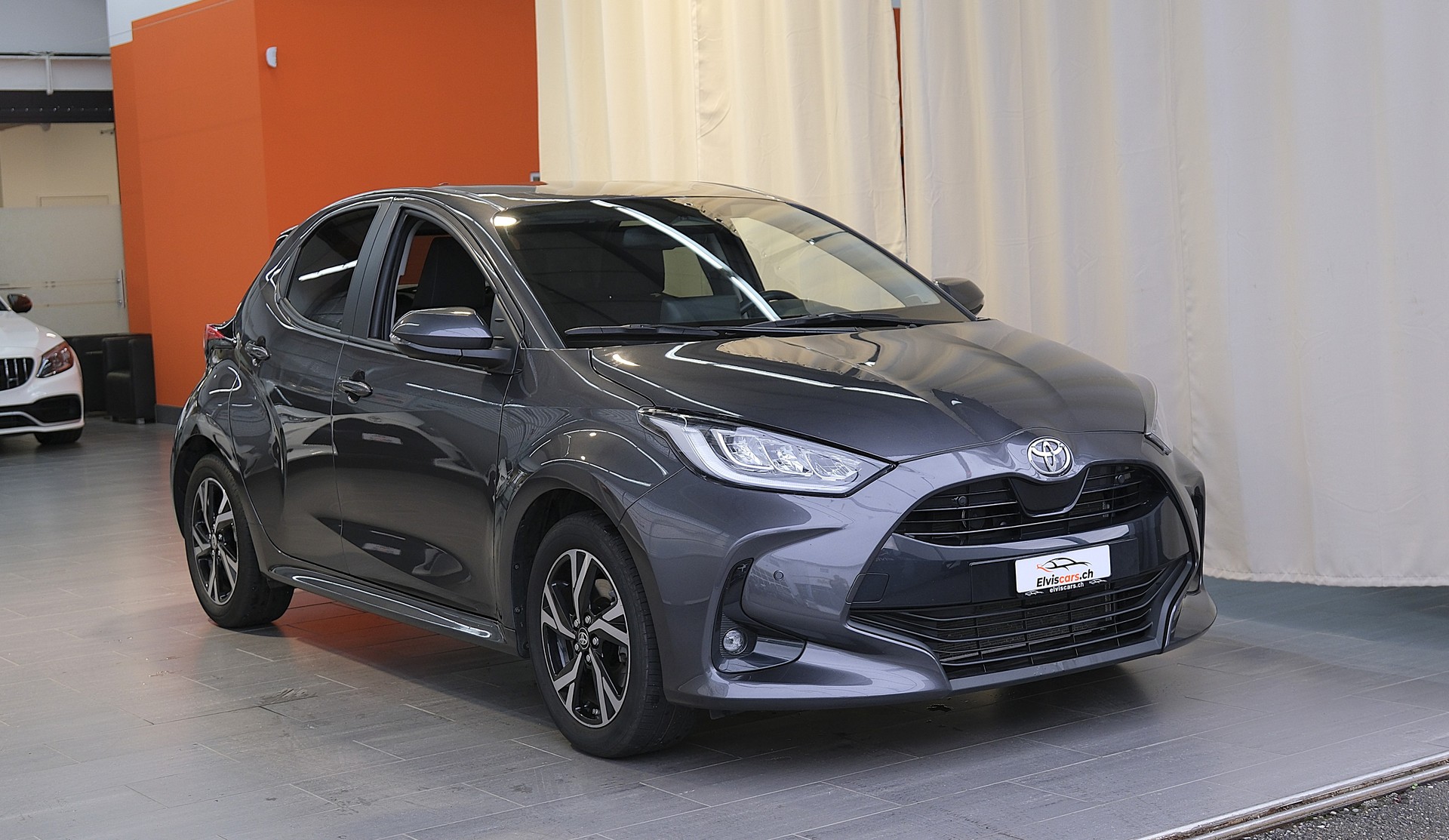TOYOTA Yaris 1.5 Trend e-CVT-image-1