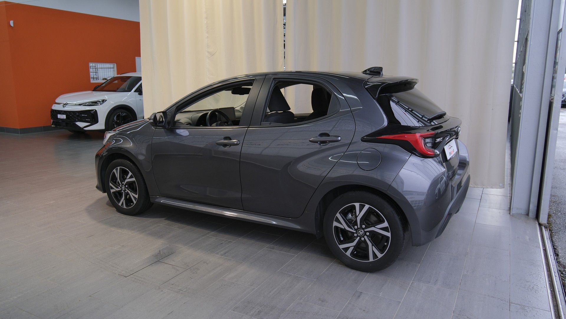 TOYOTA Yaris 1.5 Trend e-CVT-image-10