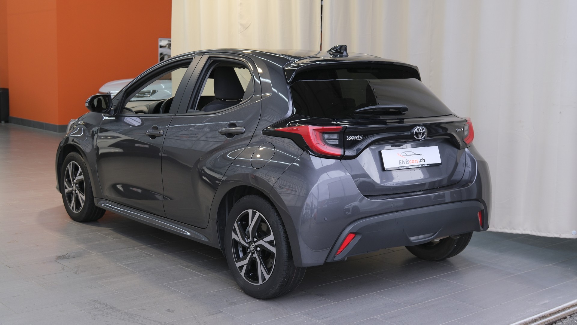 TOYOTA Yaris 1.5 Trend e-CVT-image-11