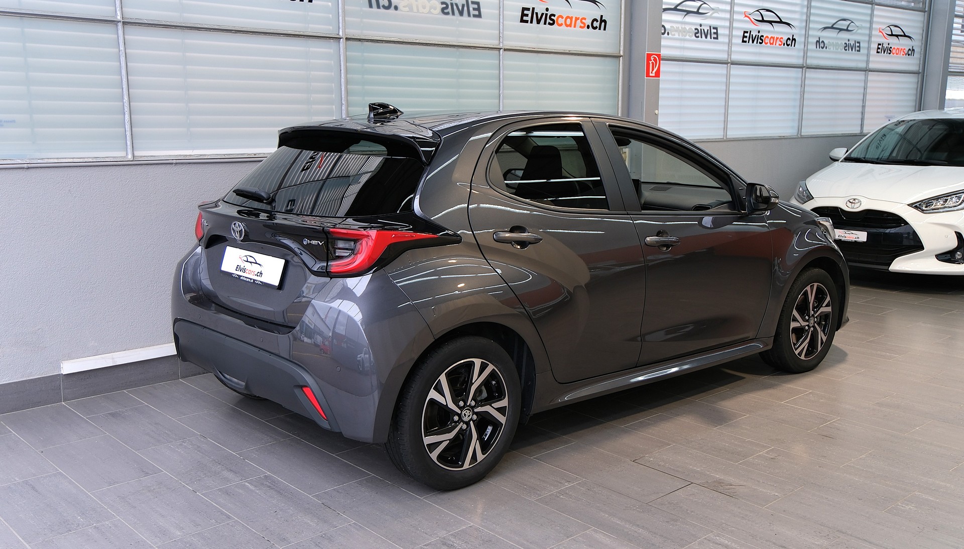 TOYOTA Yaris 1.5 Trend e-CVT-image-26