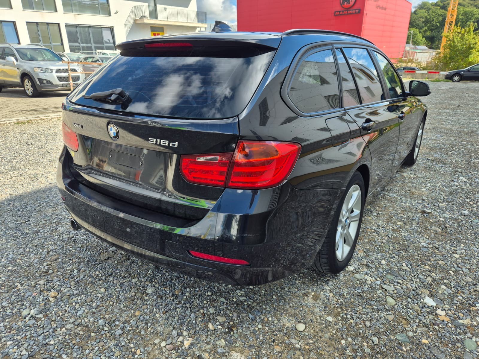 BMW 318d xDrive Touring-image-3