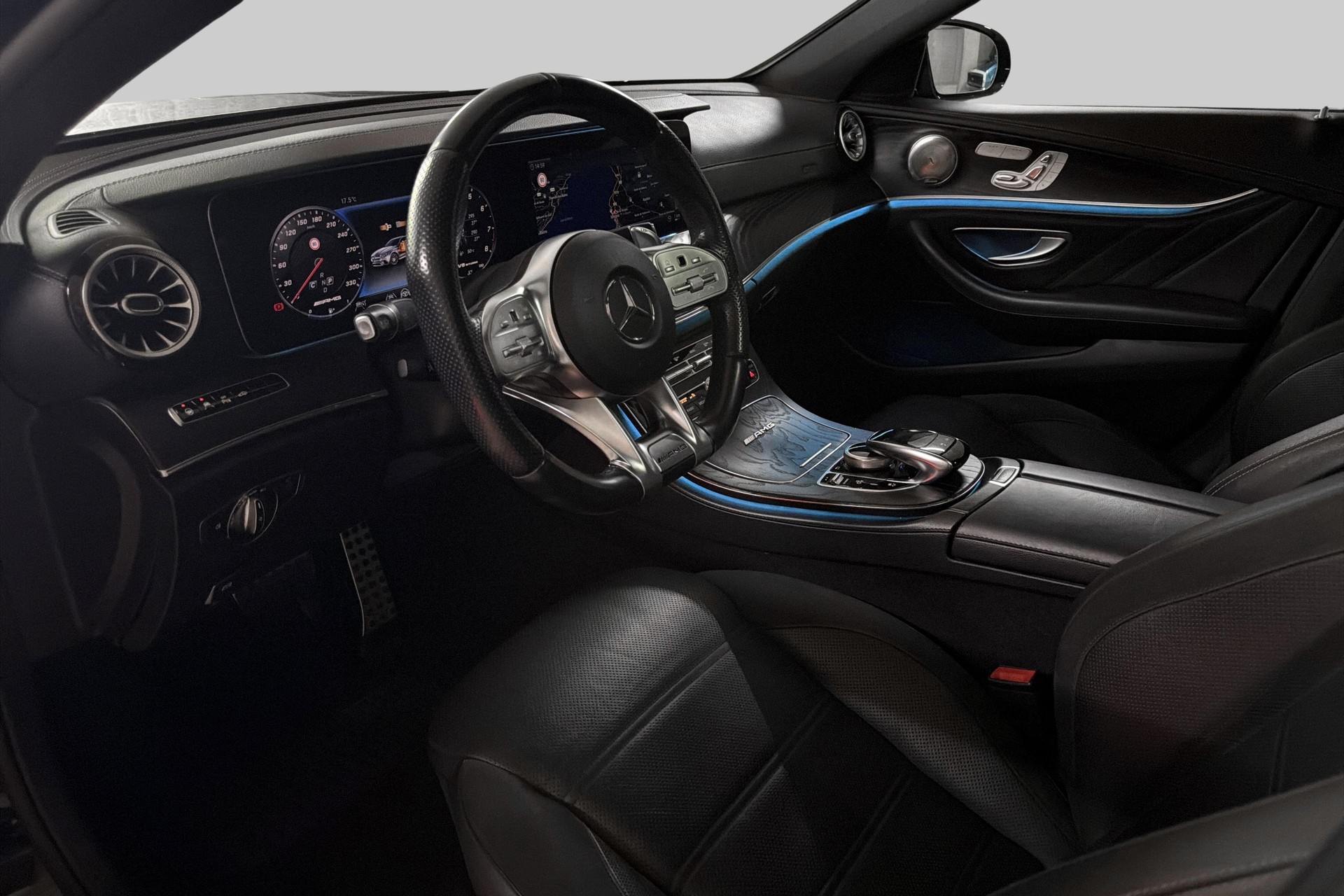 MERCEDES-BENZ E 63 AMG 4Matic+ Speedshift MCT-image-18
