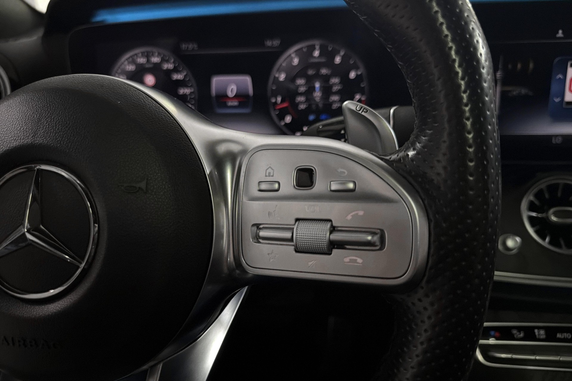 MERCEDES-BENZ E 63 AMG 4Matic+ Speedshift MCT-image-10