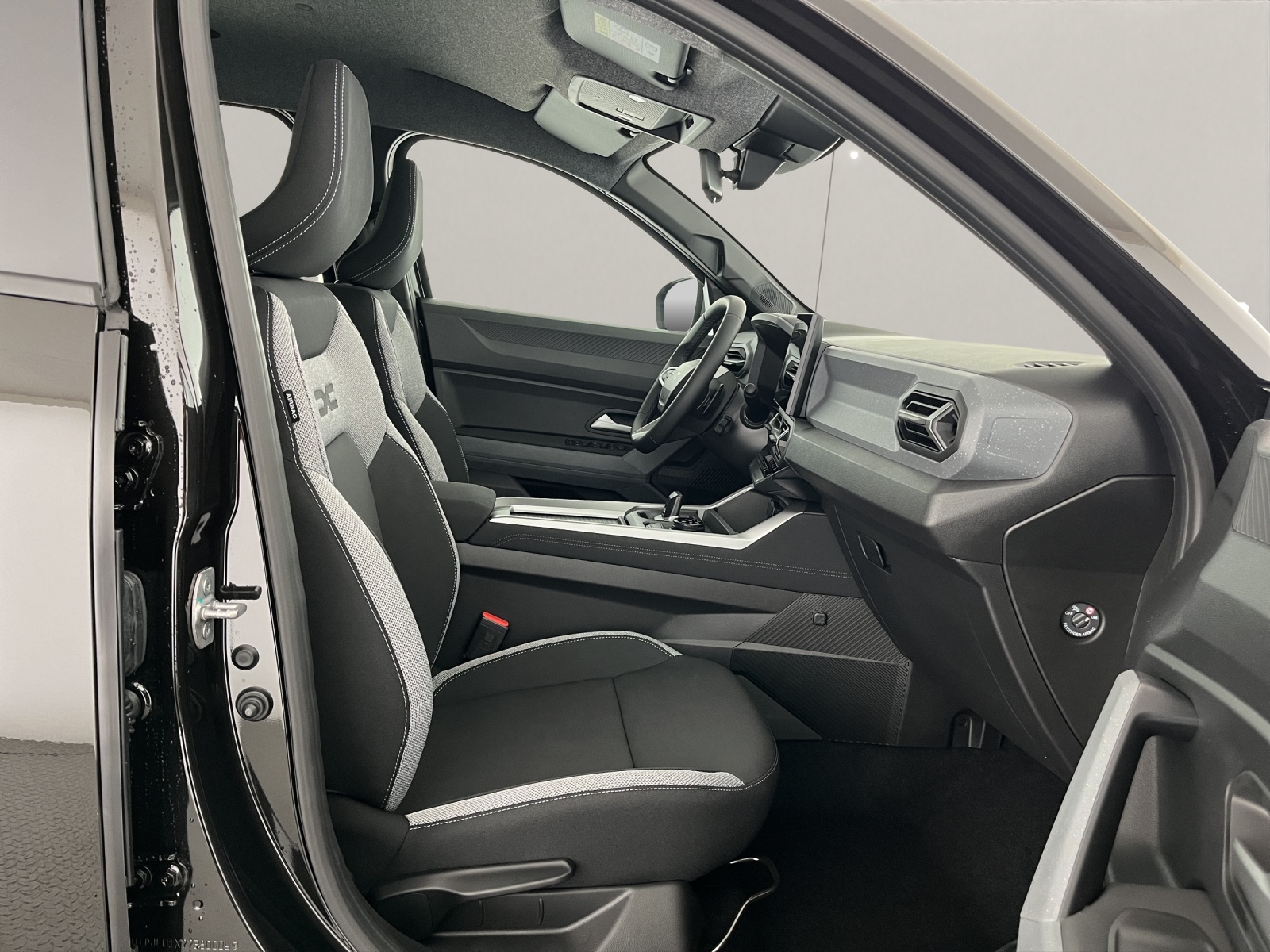 DACIA Bigster 1.2 Hybrid Journey 4WD-image-15