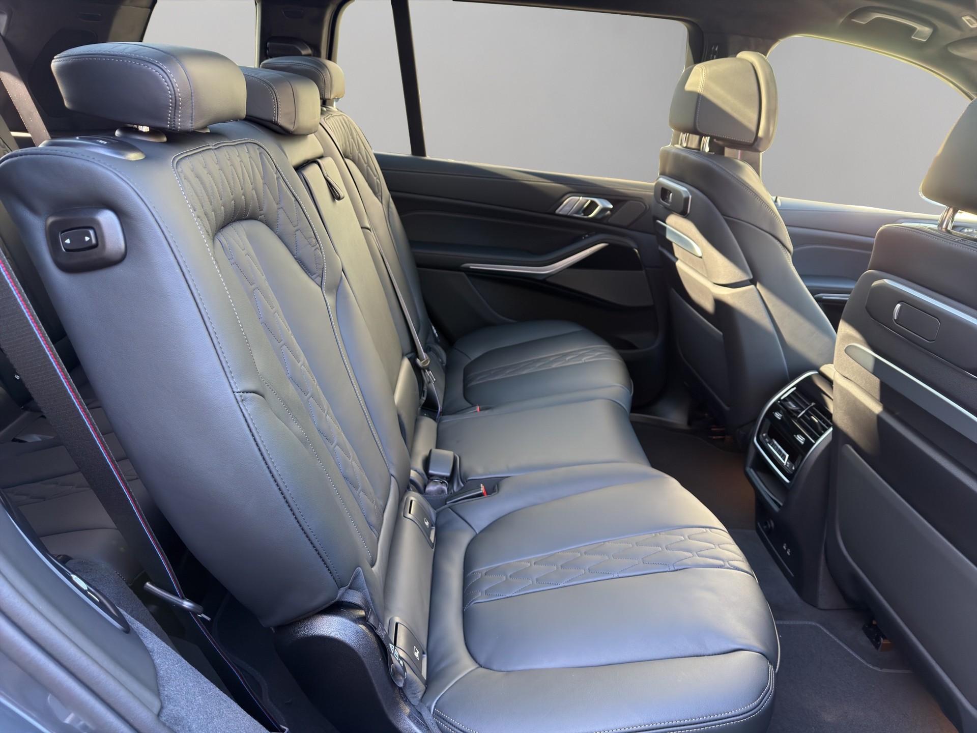 BMW X7 xDrive 48V 40d M Sport Pro Steptronic-image-19