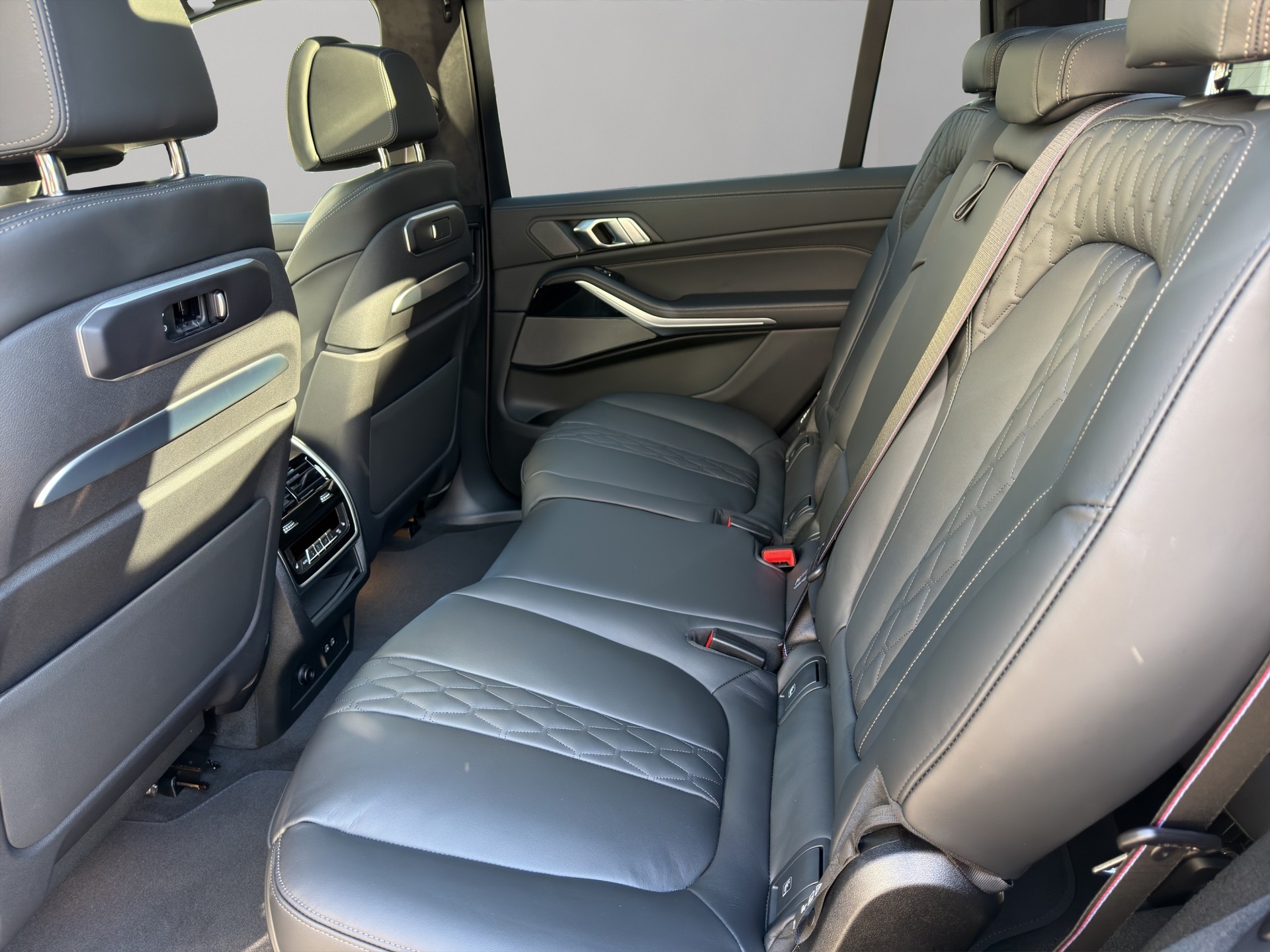 BMW X7 xDrive 48V 40d M Sport Pro Steptronic-image-17