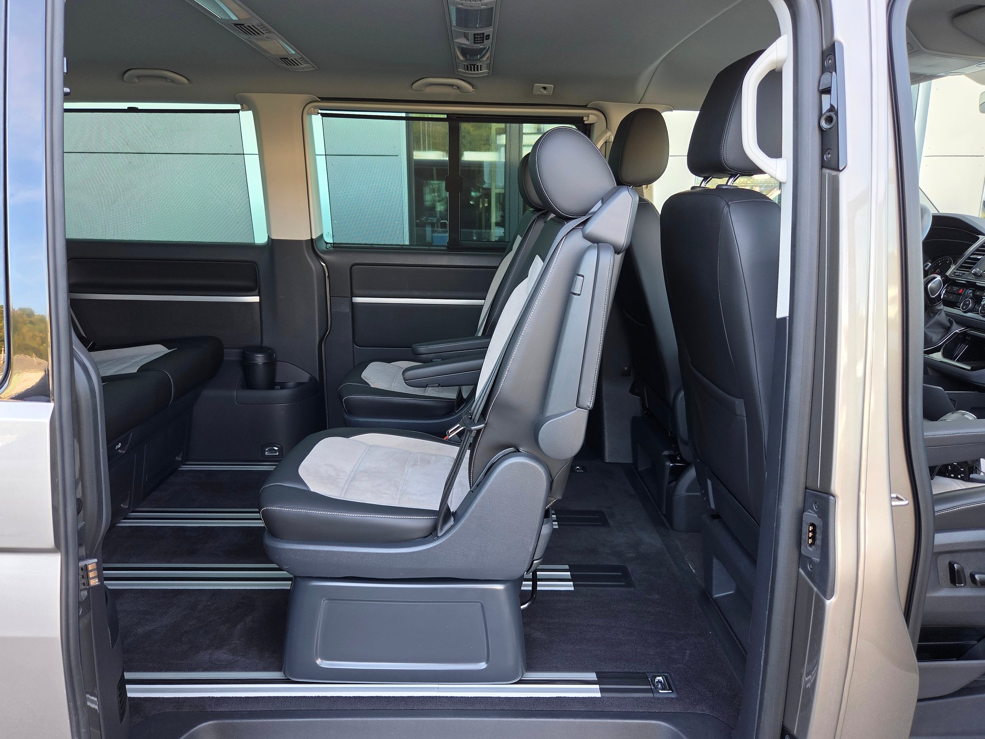 VW T6 Multivan 2.0 Bi-TDI Highline DSG (CH)-image-5