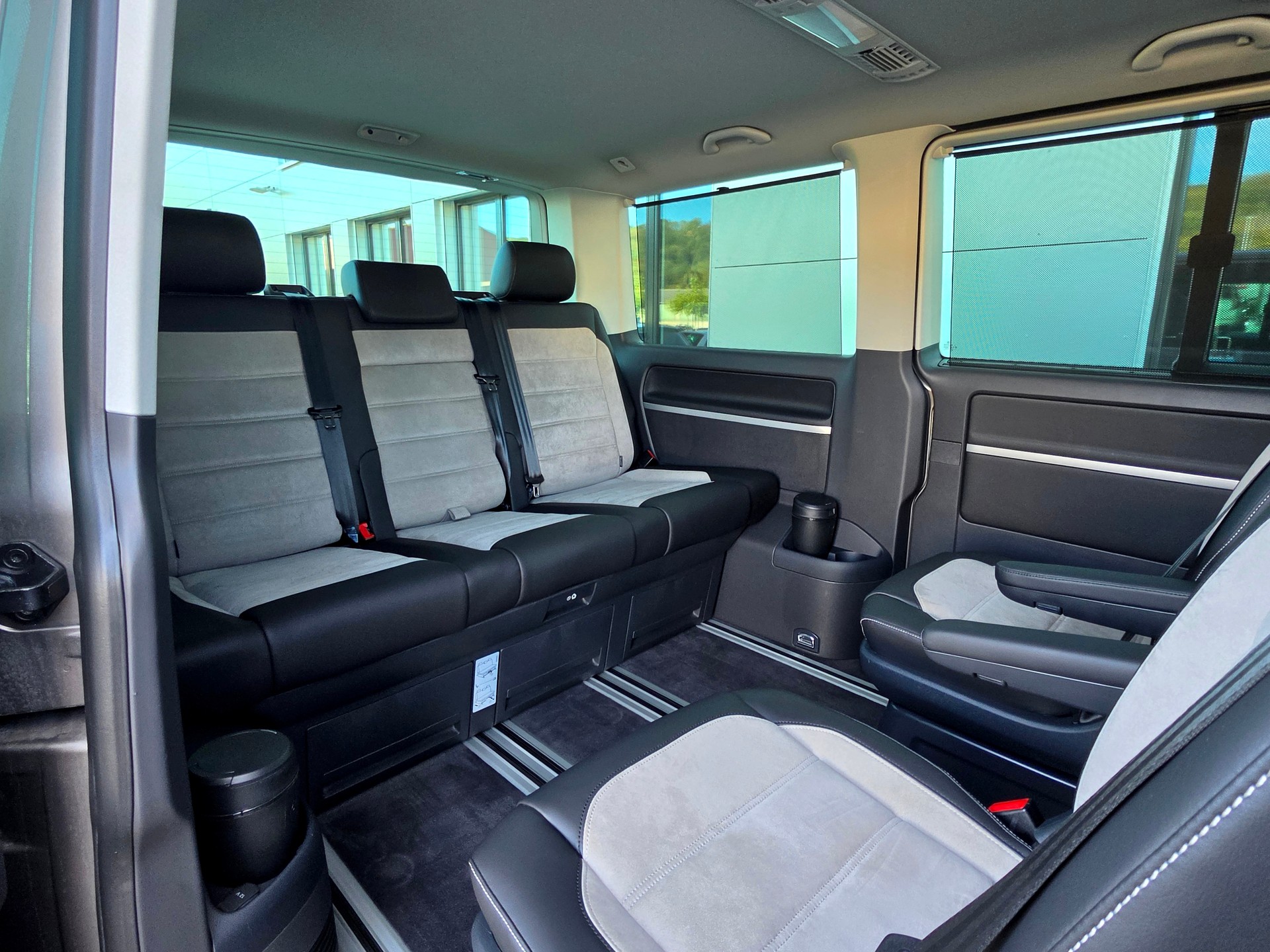 VW T6 Multivan 2.0 Bi-TDI Highline DSG (CH)-image-6