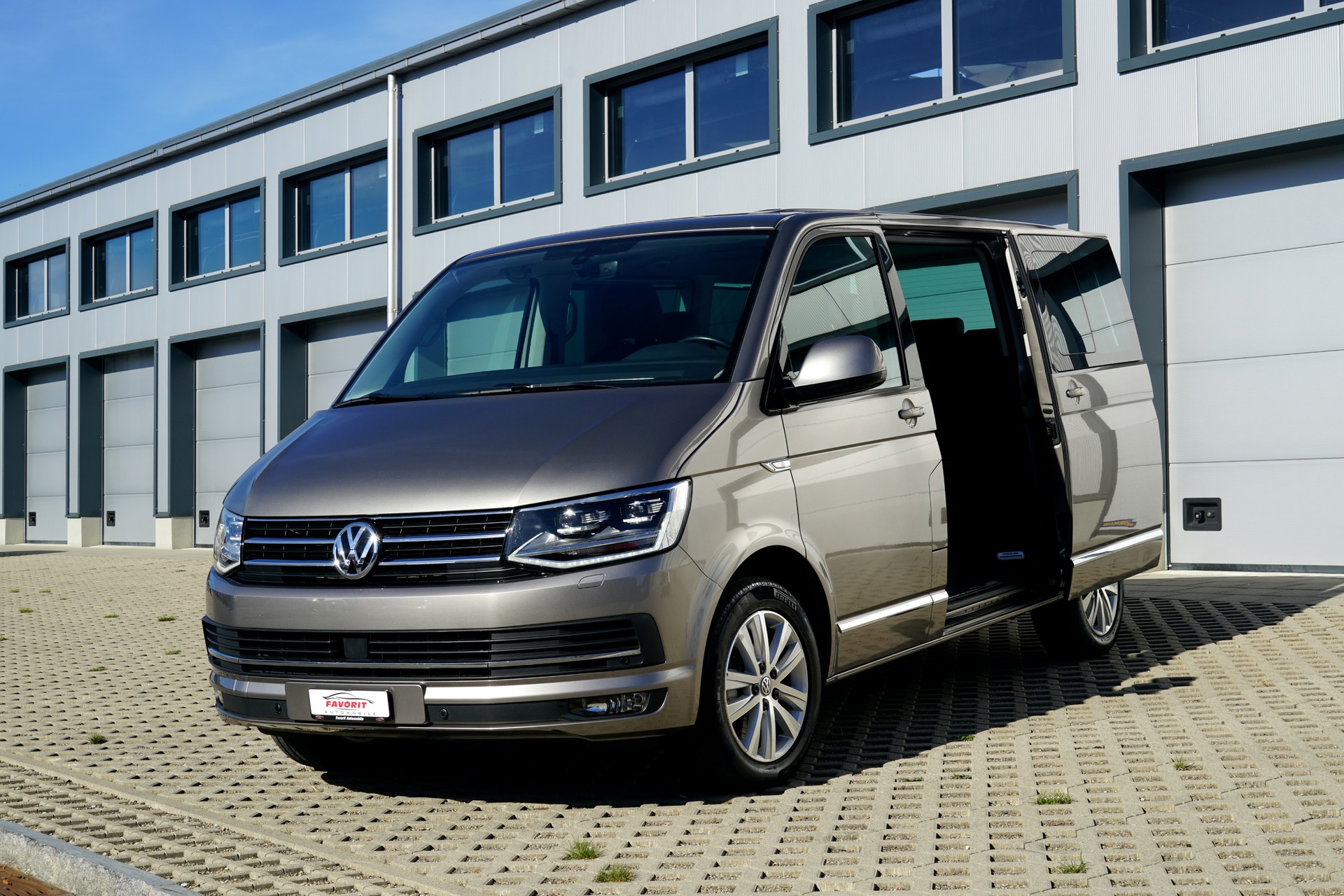 VW T6 Multivan 2.0 Bi-TDI Highline DSG (CH)-image-1