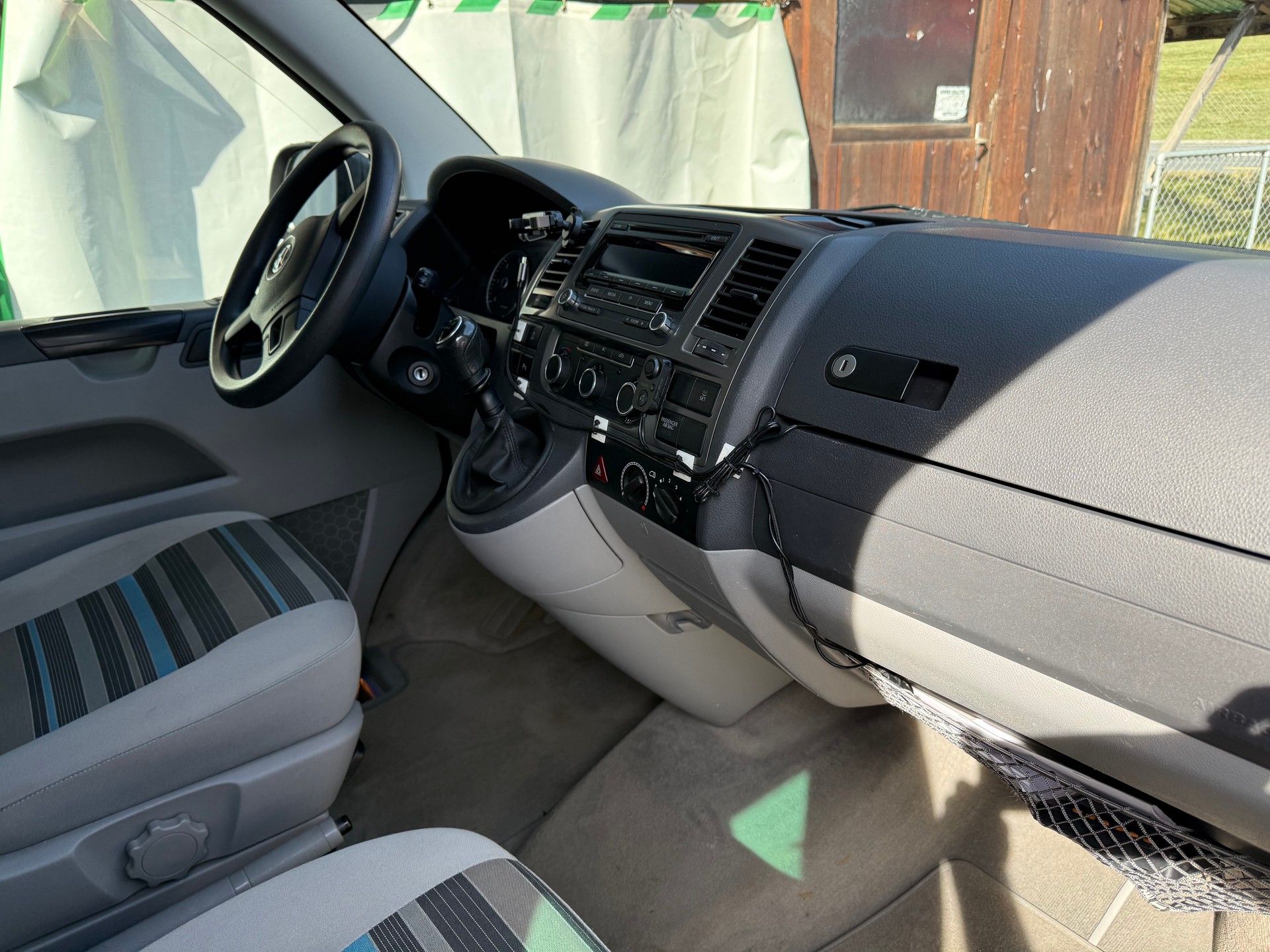 VW T5 California 2.0 TDI Beach-image-14