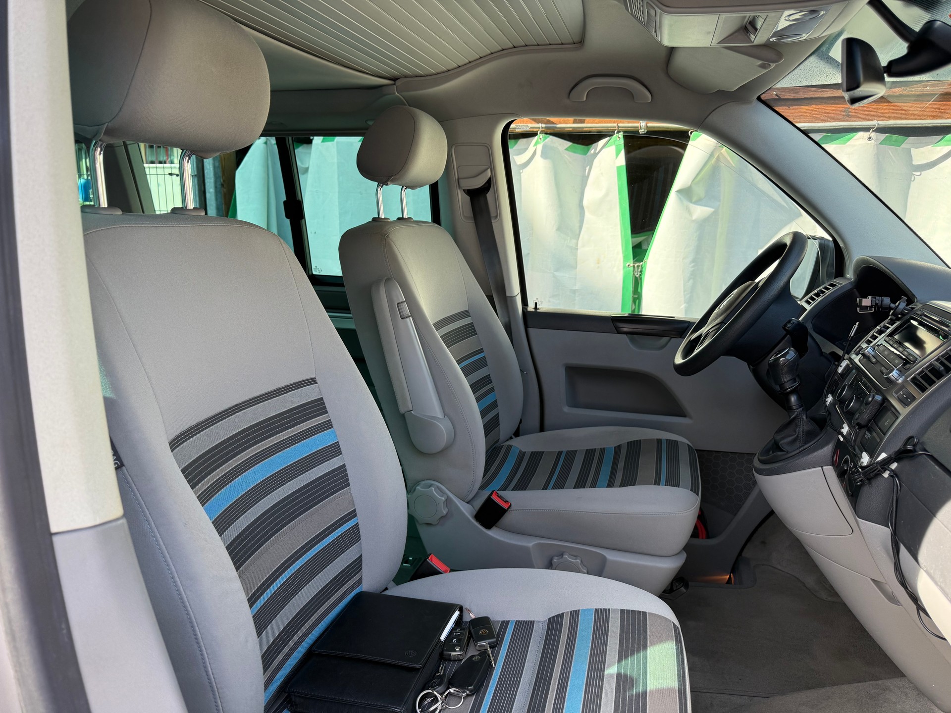 VW T5 California 2.0 TDI Beach-image-13