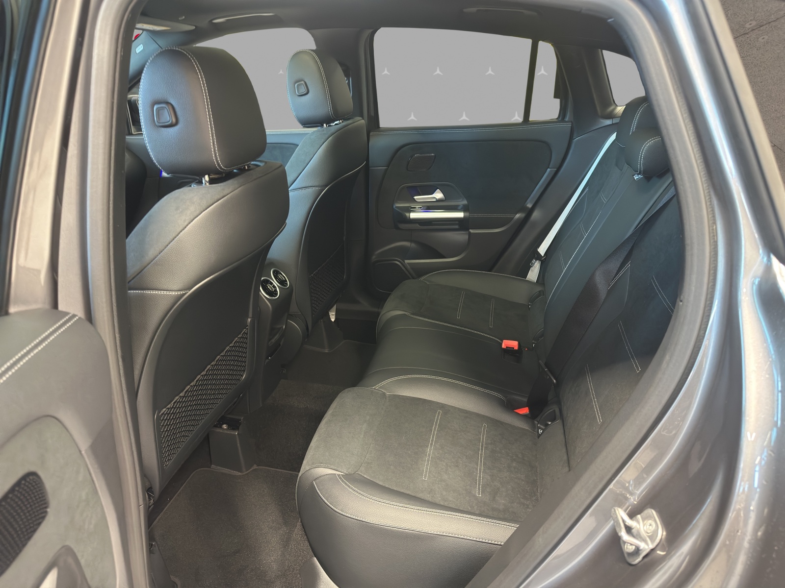 MERCEDES-BENZ GLA 220d 4Matic 8G-DCTSwiss Star-image-13