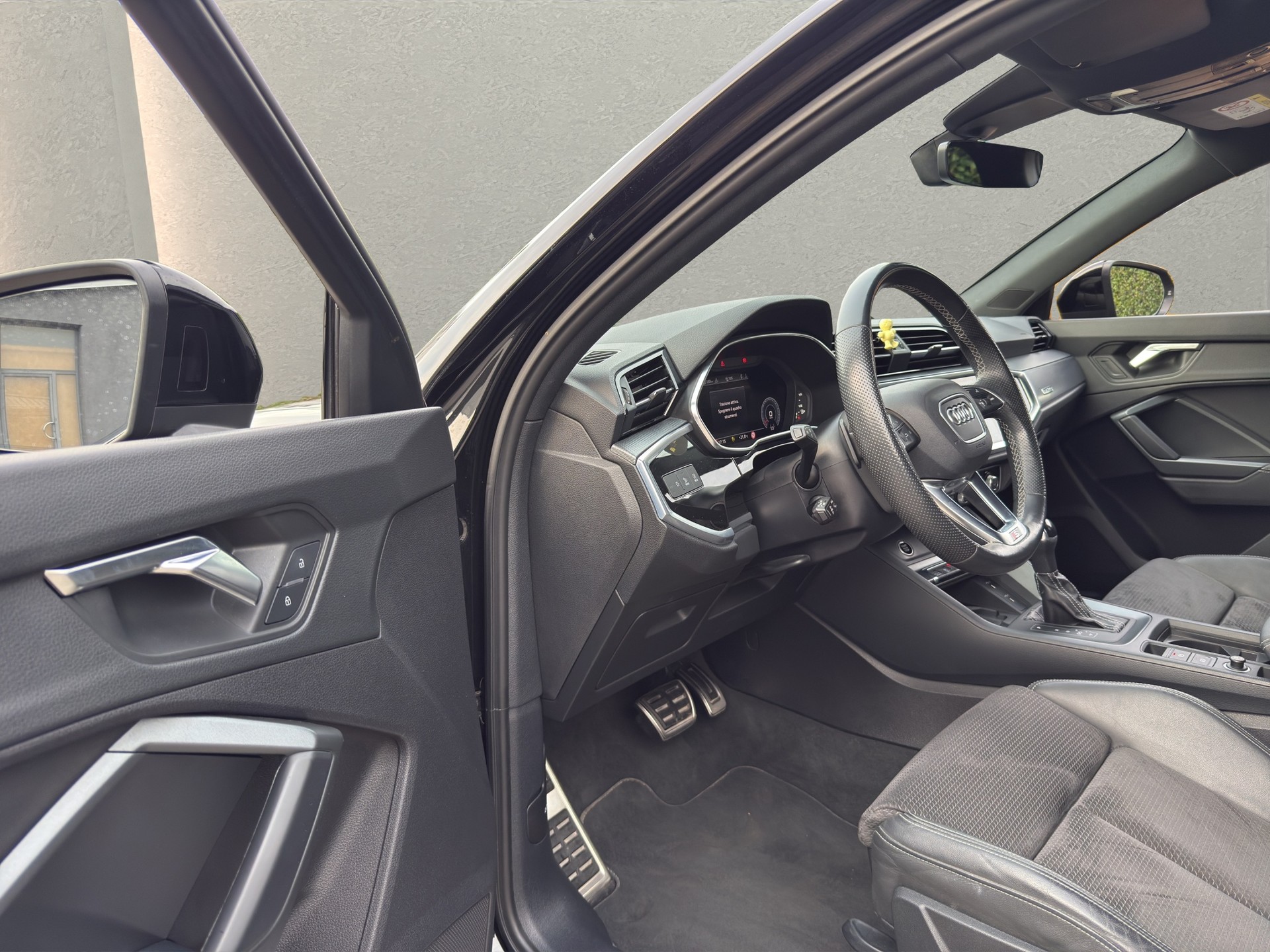 AUDI Q3 Sportback 40 TDI S line Attraction quattro S-tronic-image-11