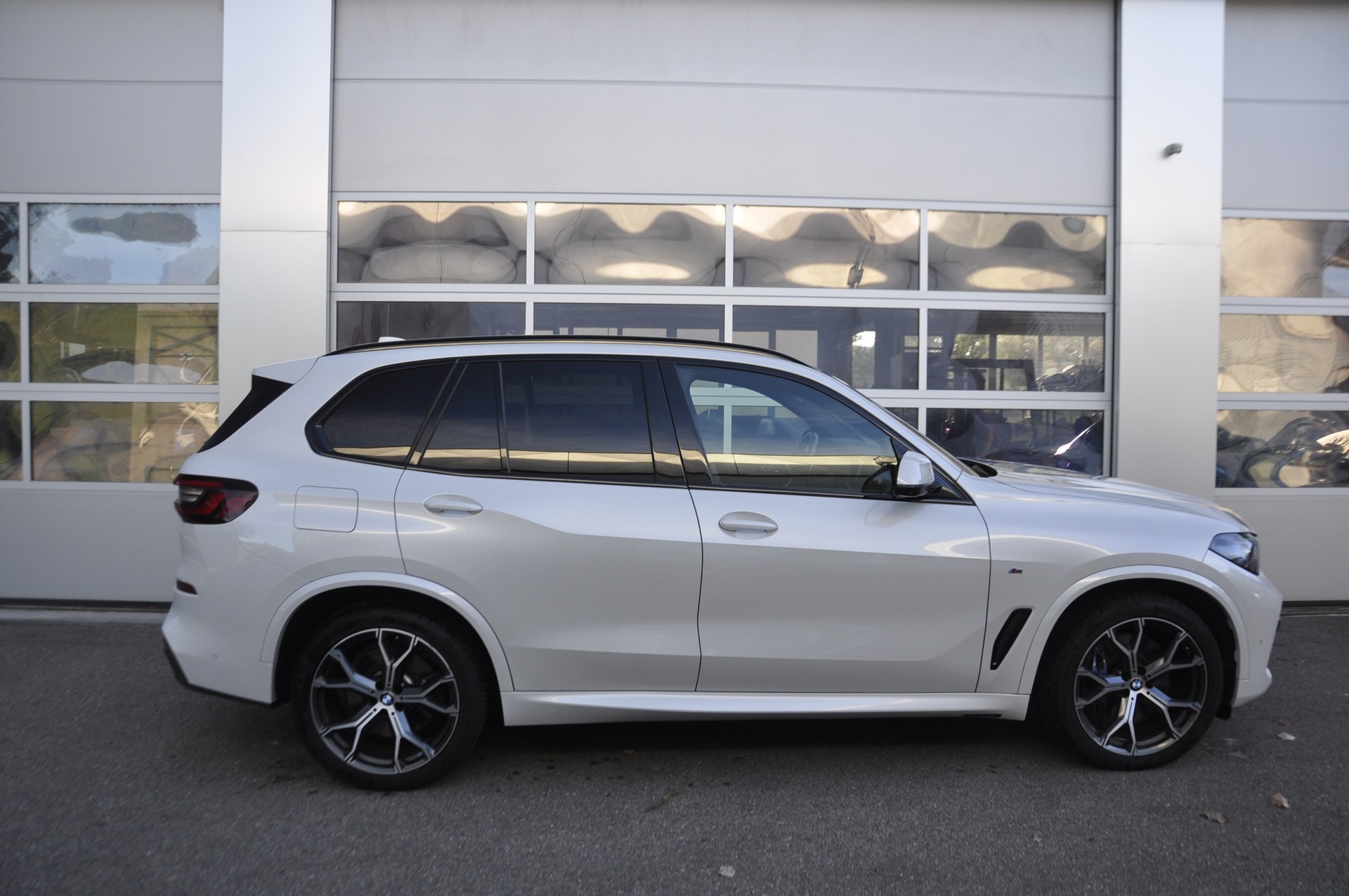 BMW X5 xDrive 48V 40d M Sport Steptronic I Anhängerkupplung 3.5t-image-1