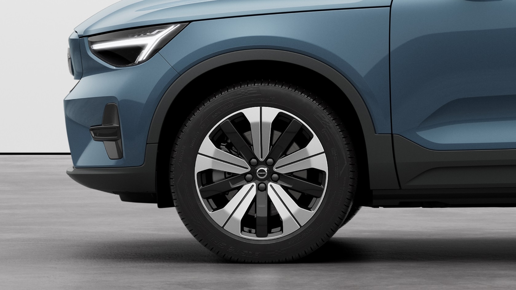 VOLVO C40 P6 Recharge Plus-image-12