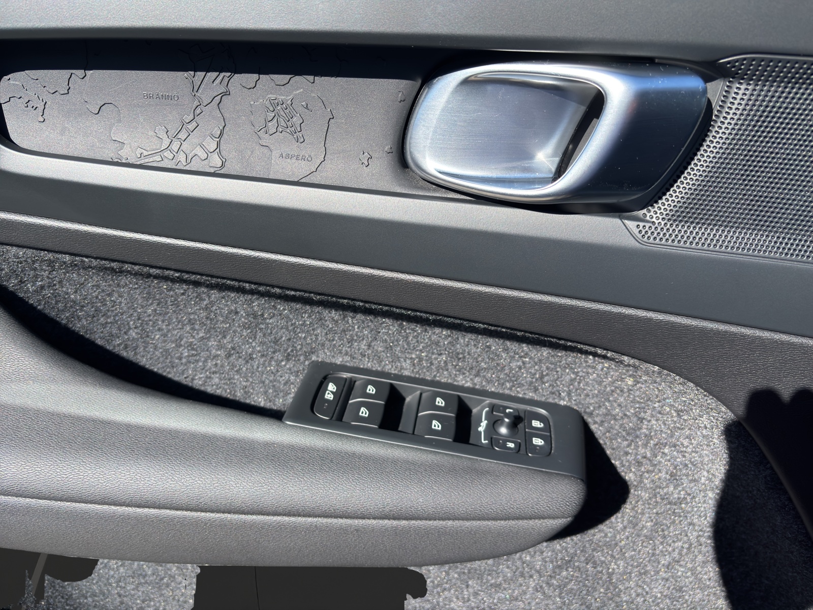 VOLVO C40 P6 Recharge Plus-image-12