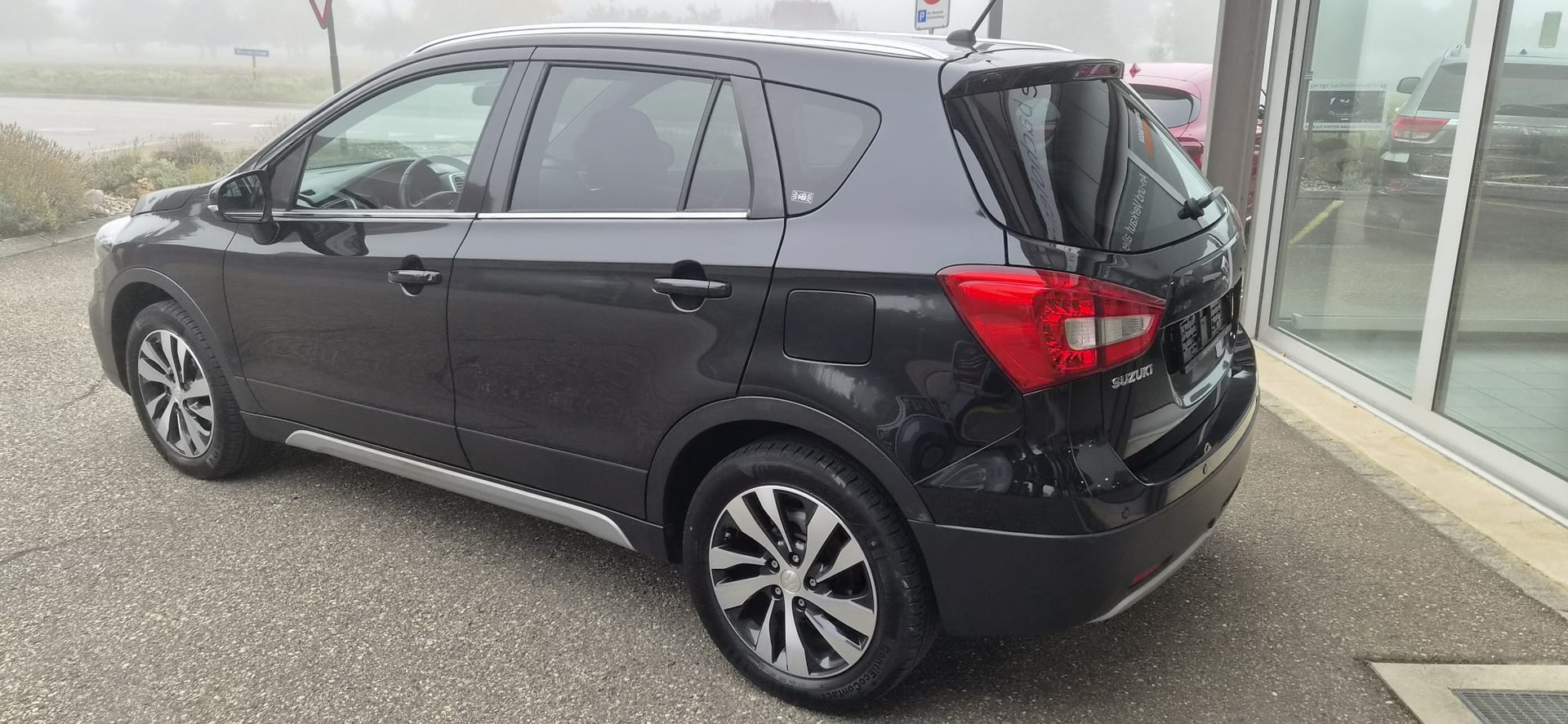 SUZUKI SX4 S-Cross 1.4 16V Compact Top Hybrid 4WD Automatic-image-2
