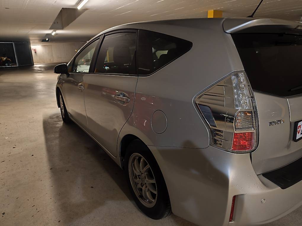 TOYOTA Prius+ 1.8 VVT-i HSD Luna-image-2