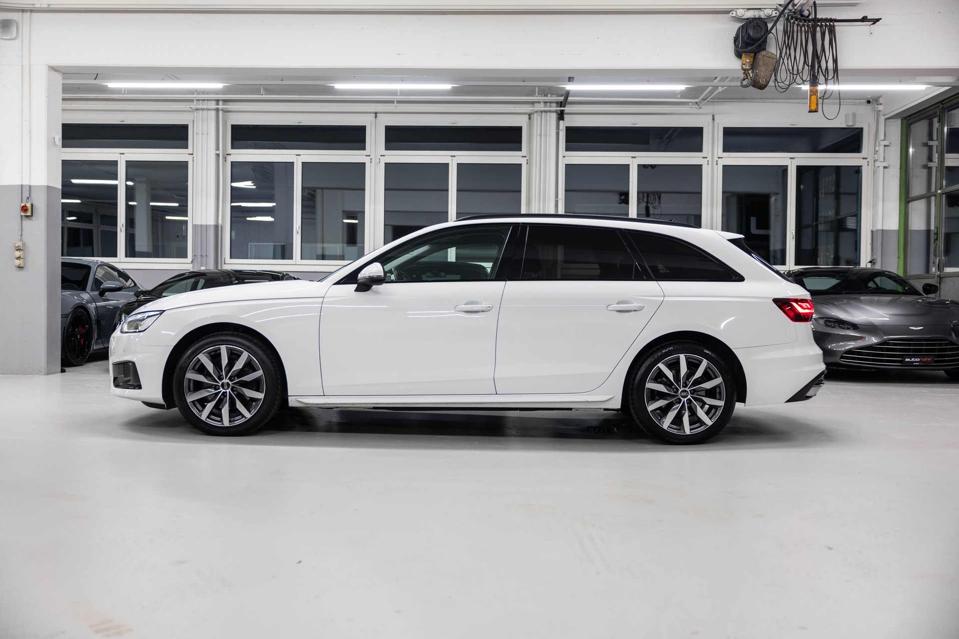 AUDI A4 Avant 35 TDI advanced S-tronic *CH-FHZ MIT GRATISSERVICE*-image-4