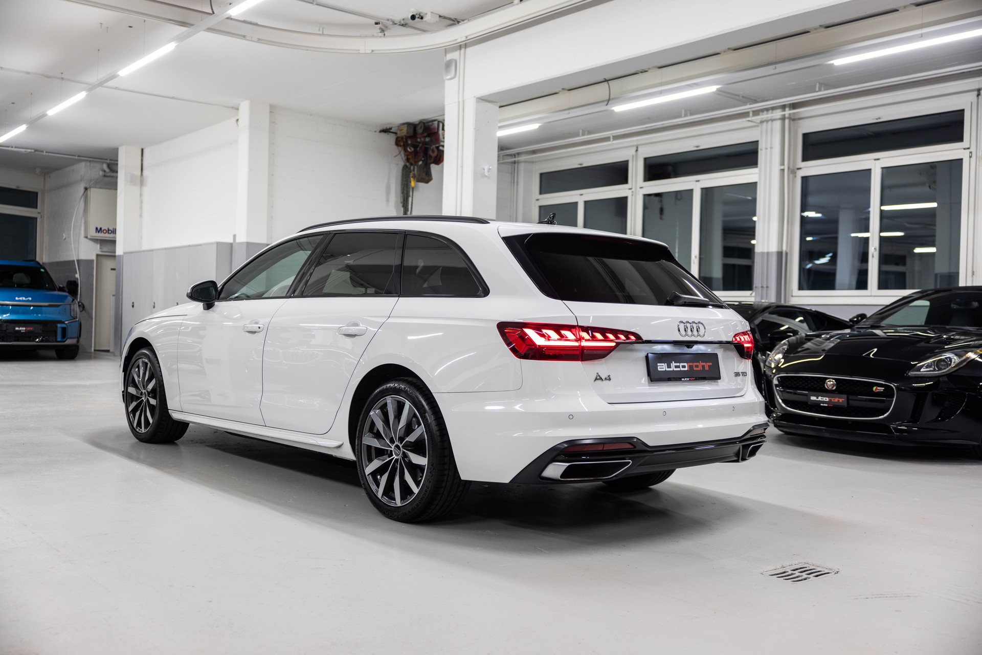 AUDI A4 Avant 35 TDI advanced S-tronic *CH-FHZ MIT GRATISSERVICE*-image-6