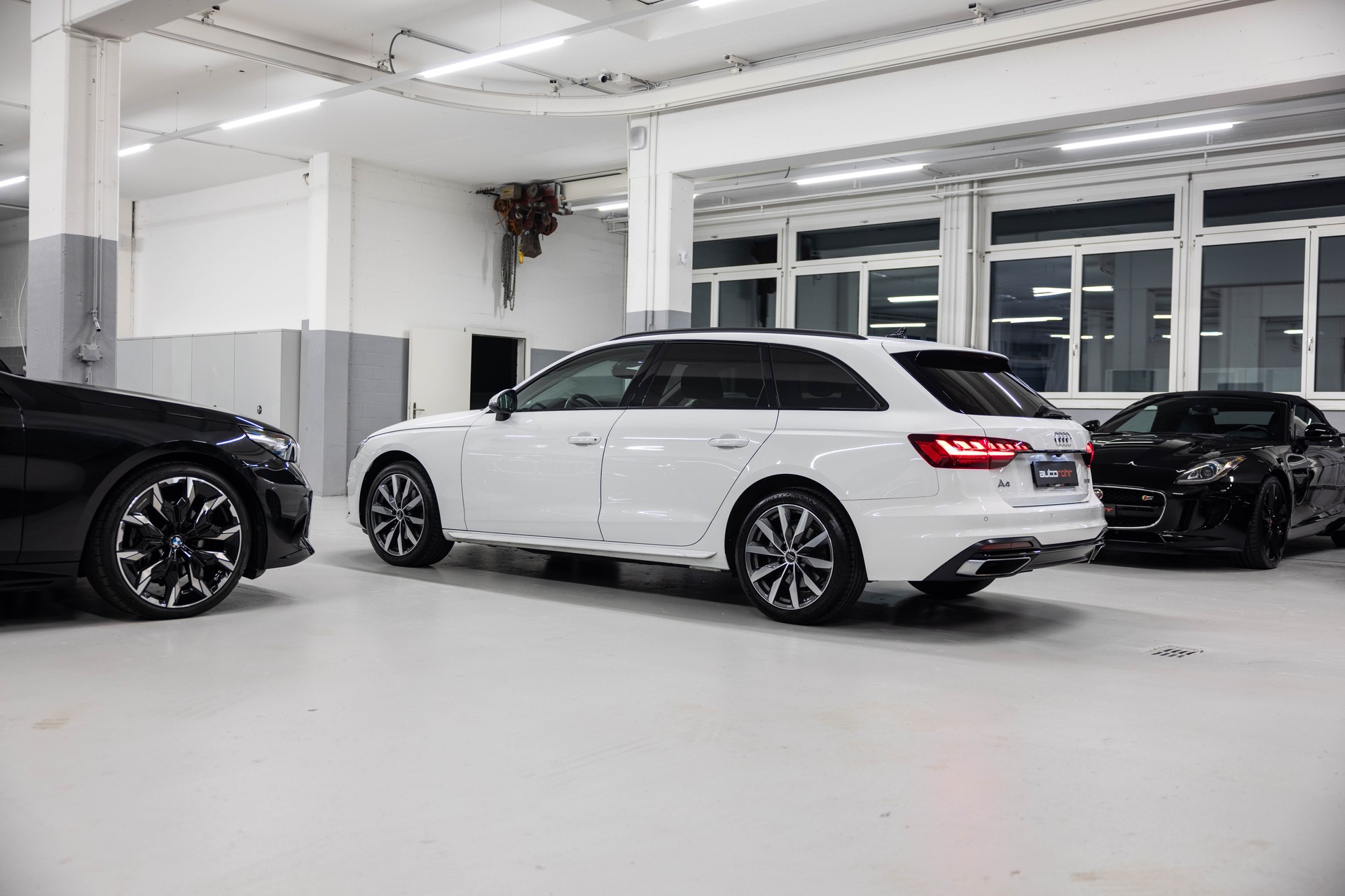 AUDI A4 Avant 35 TDI advanced S-tronic *CH-FHZ MIT GRATISSERVICE*-image-5