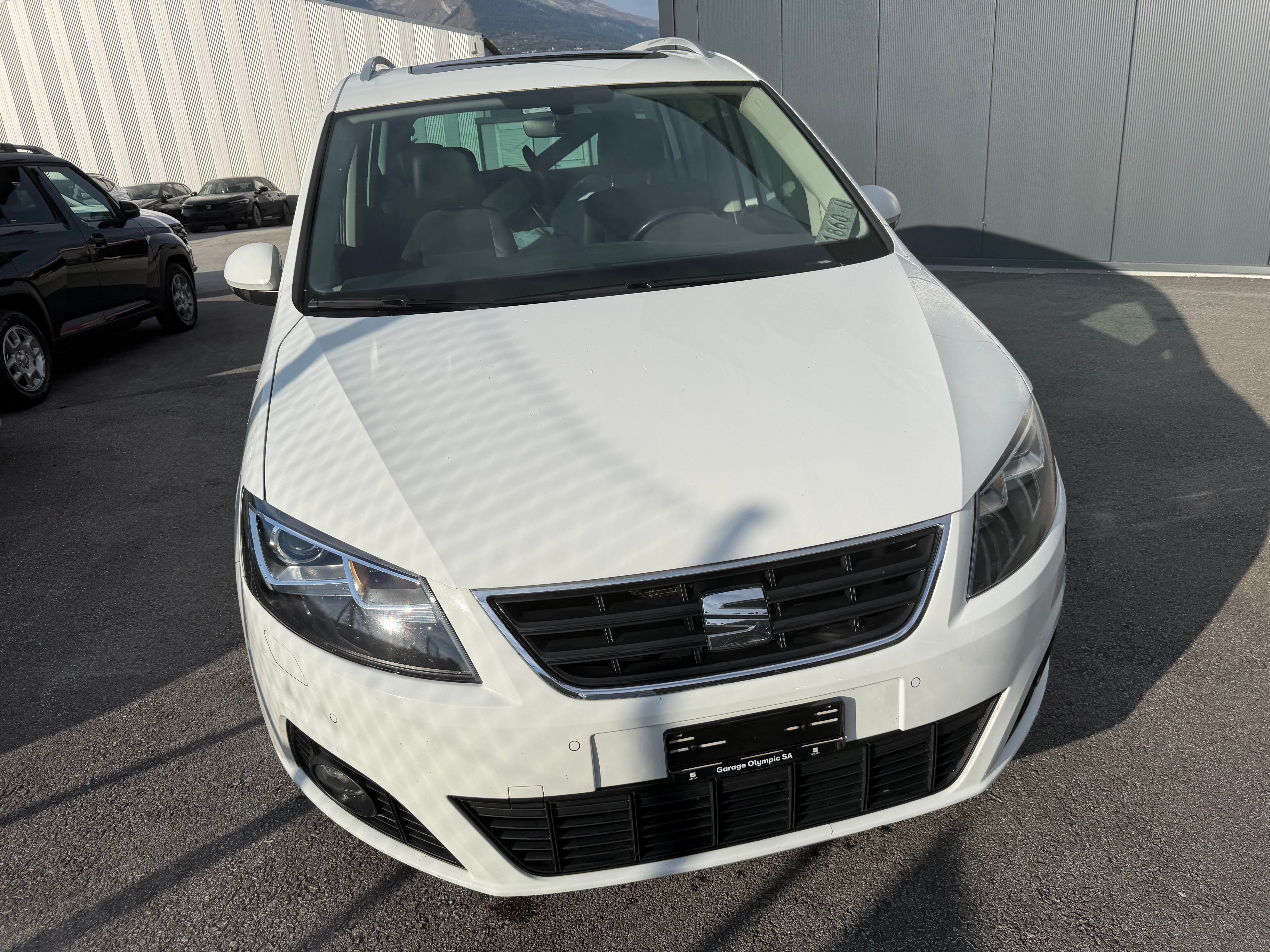 Car photo