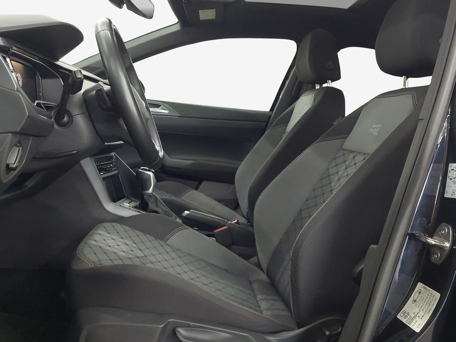 VW Taigo 1.0 TSI R-Line DSG-image-7