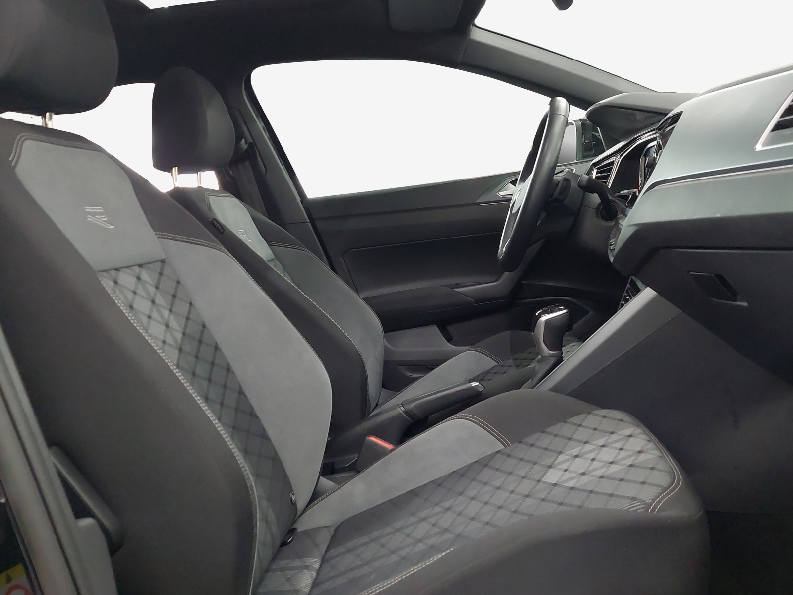 VW Taigo 1.0 TSI R-Line DSG-image-13