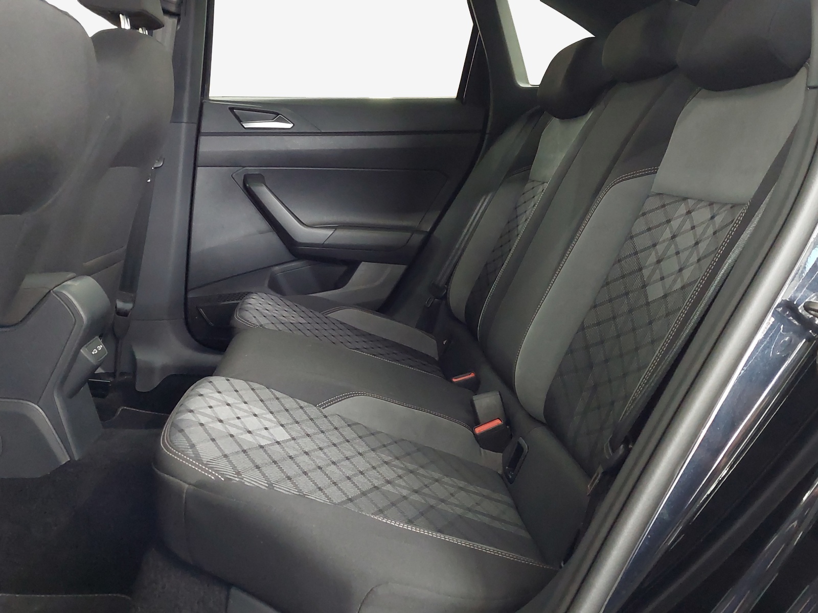 VW Taigo 1.0 TSI R-Line DSG-image-11