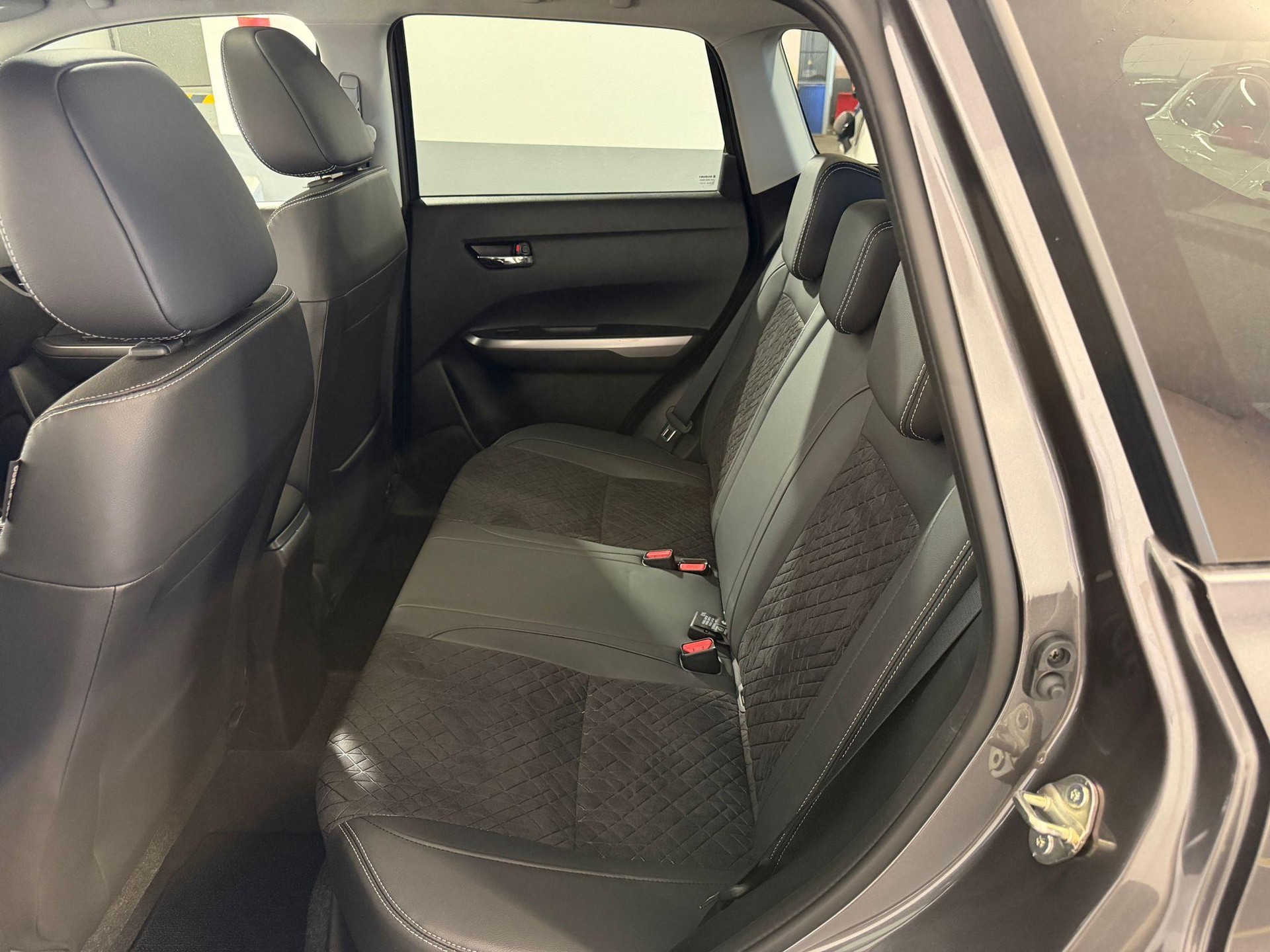 SUZUKI Vitara 1.4 T Piz Sulai Top Hybrid 4x4-image-12